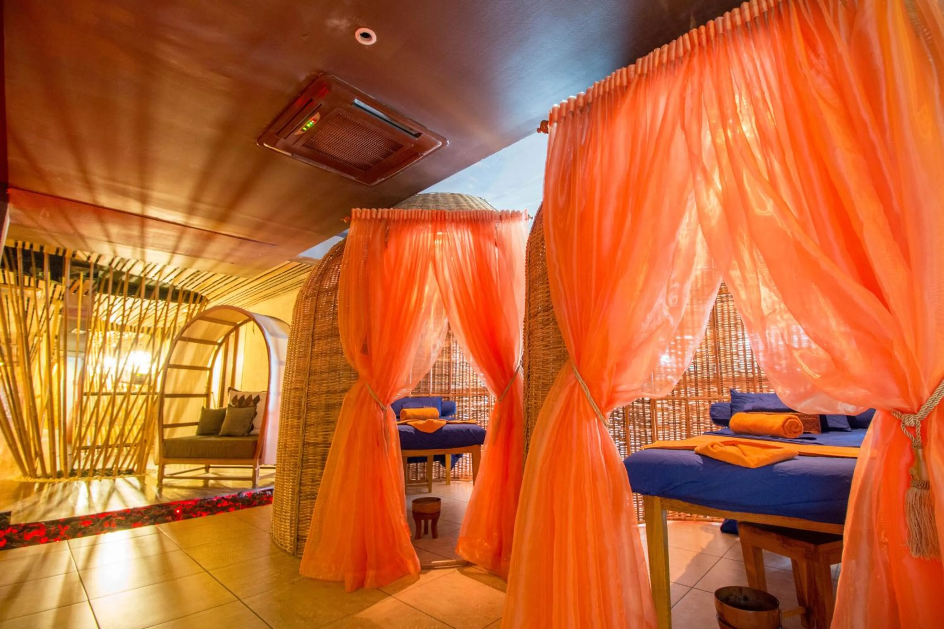 Spa and wellness centre/facilities in Kupu Kupu Jimbaran Beach Hotel & Spa by L’Occitane