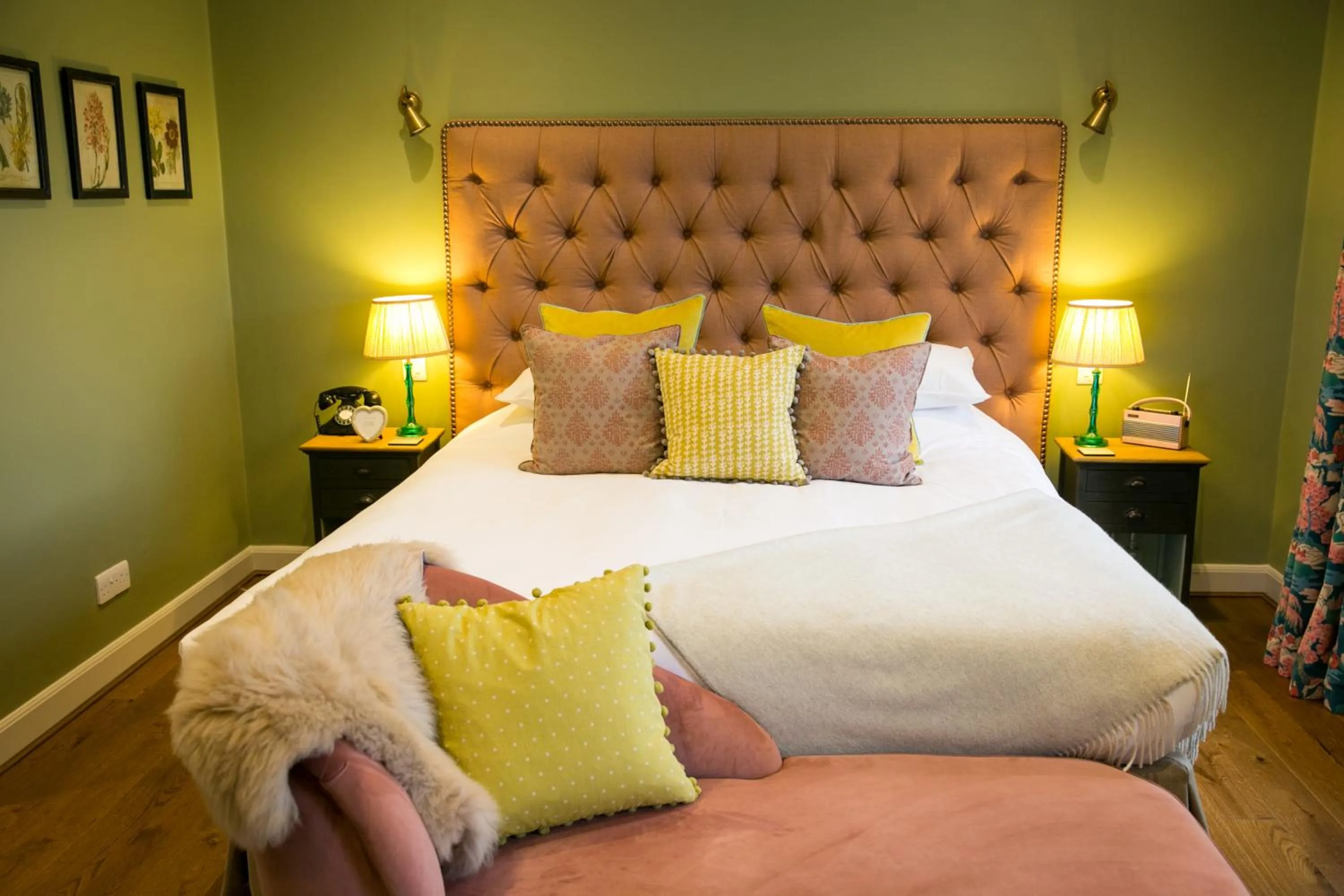 Bedroom, Bed in Leeds Castle Stable Courtyard Bed and Breakfast