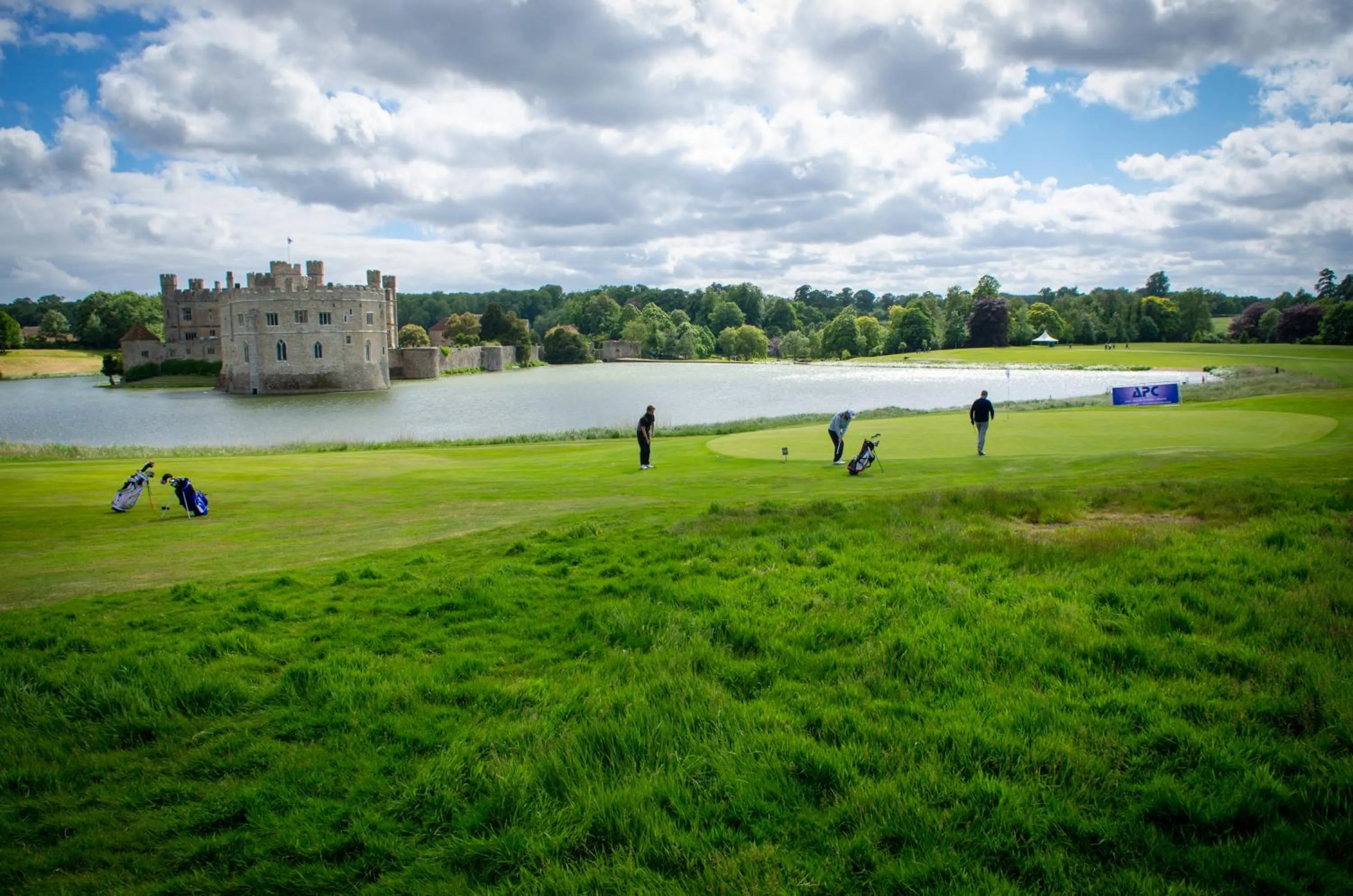 Golfcourse in Leeds Castle Stable Courtyard Bed and Breakfast