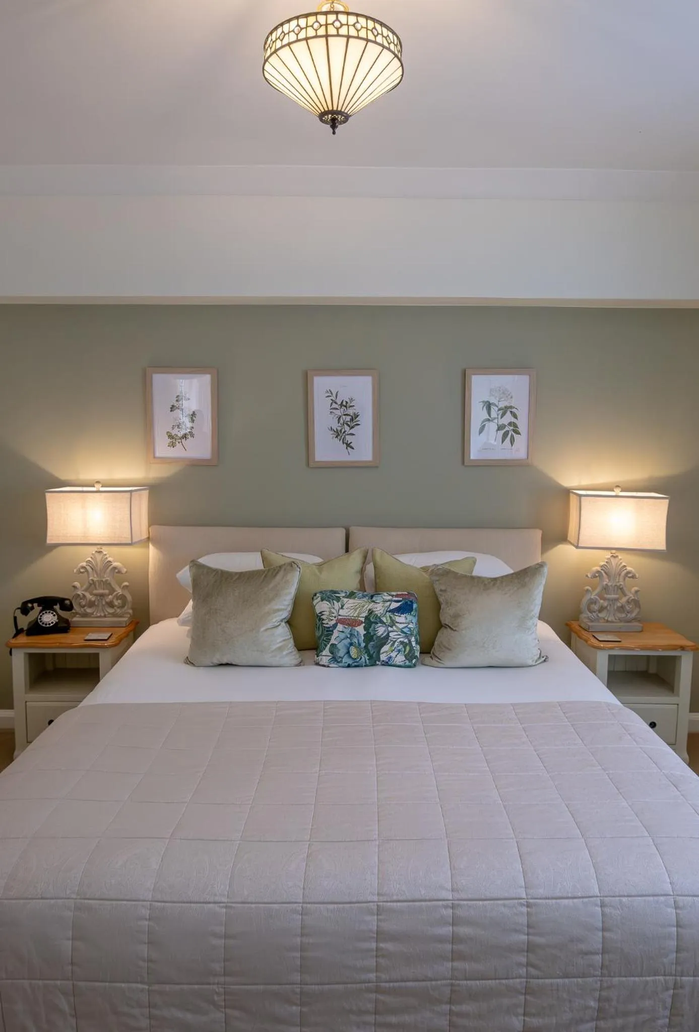 Bedroom, Bed in Leeds Castle Stable Courtyard Bed and Breakfast