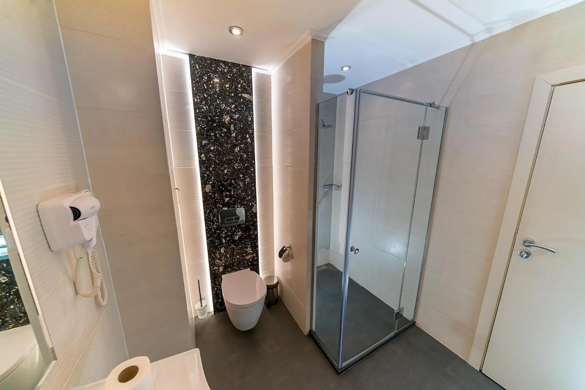 Shower in Hotel ZOO Sofia