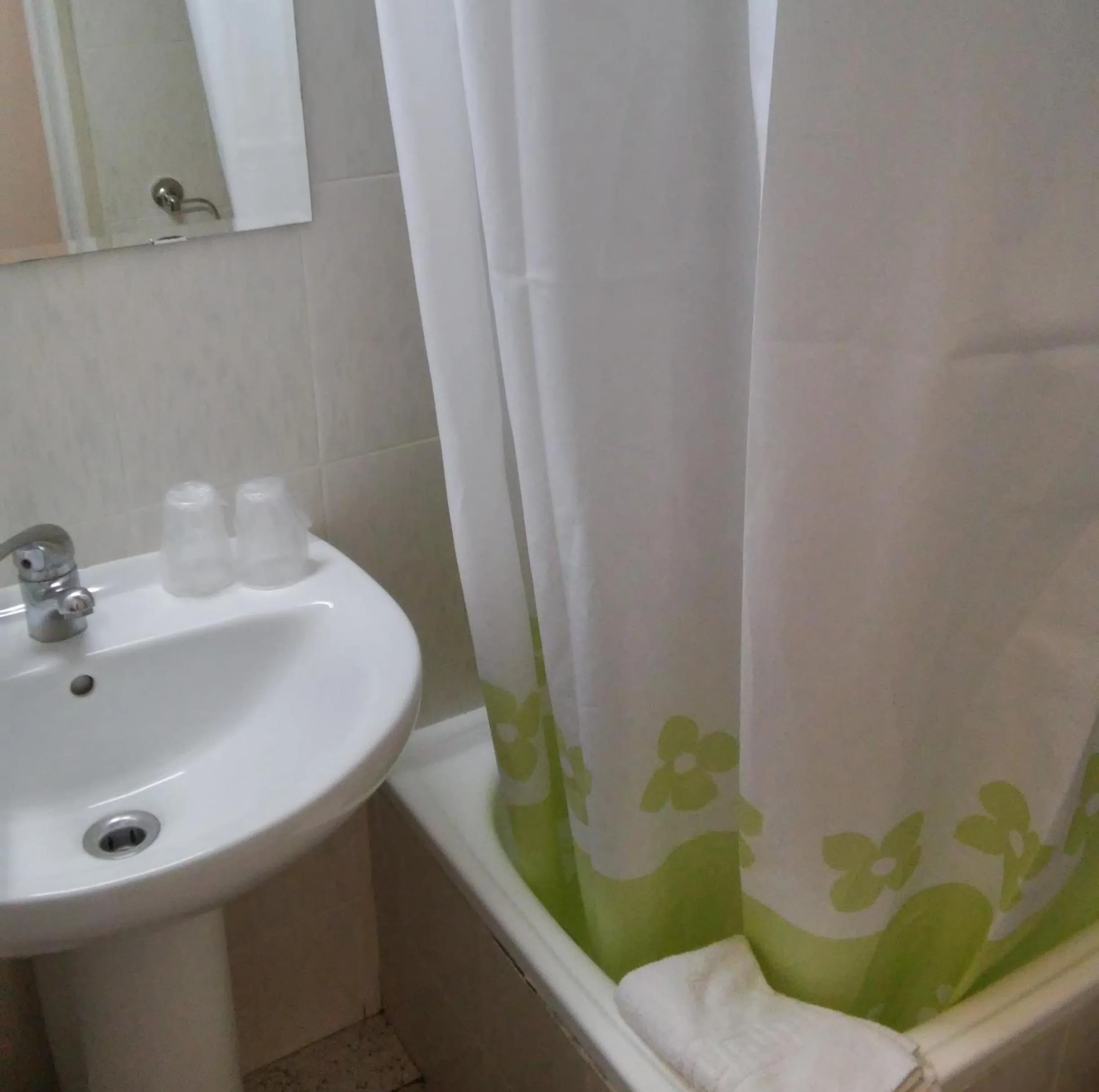 Bathroom in Hostal Lesseps