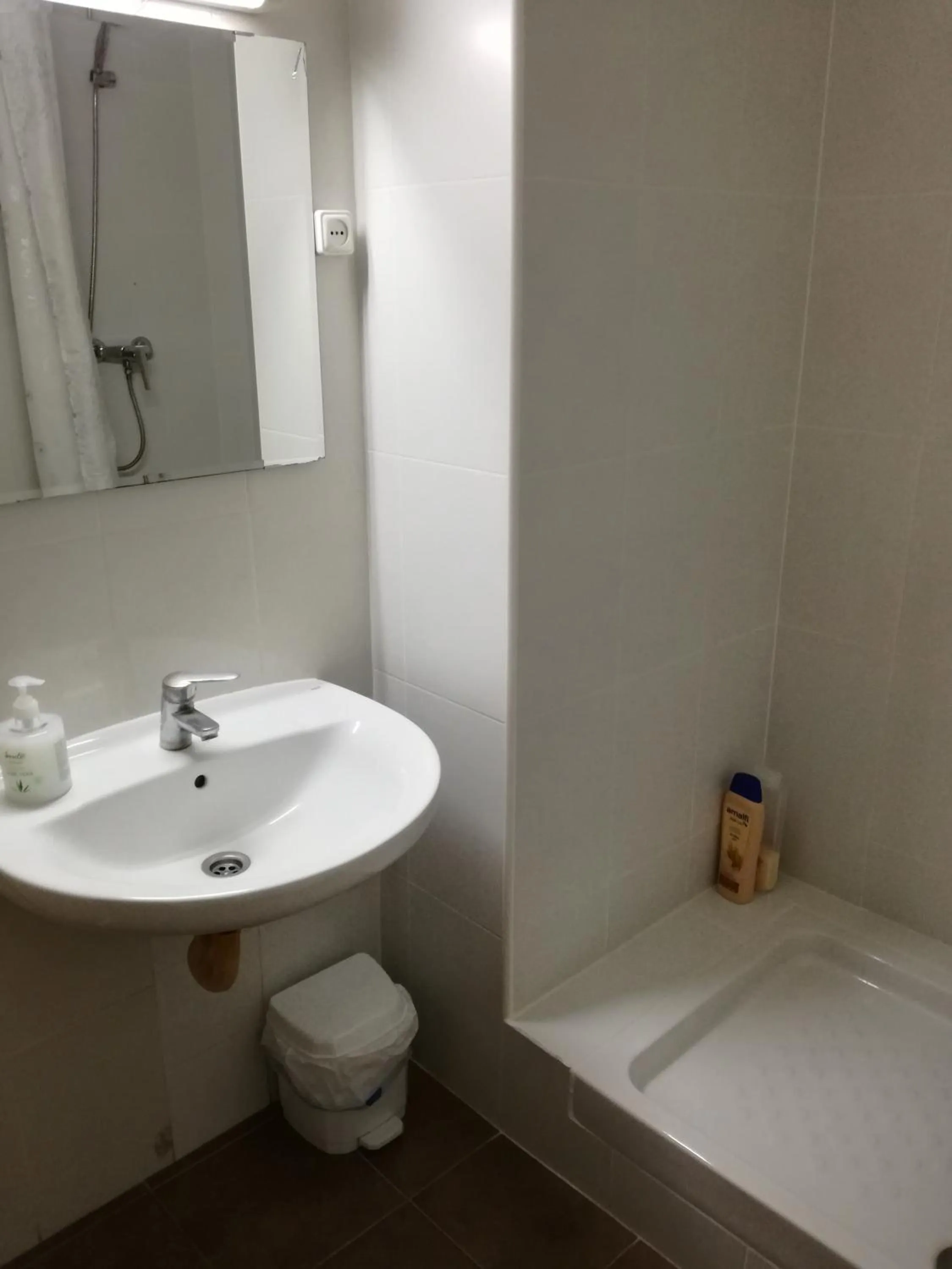 Area and facilities in Hostal Lesseps