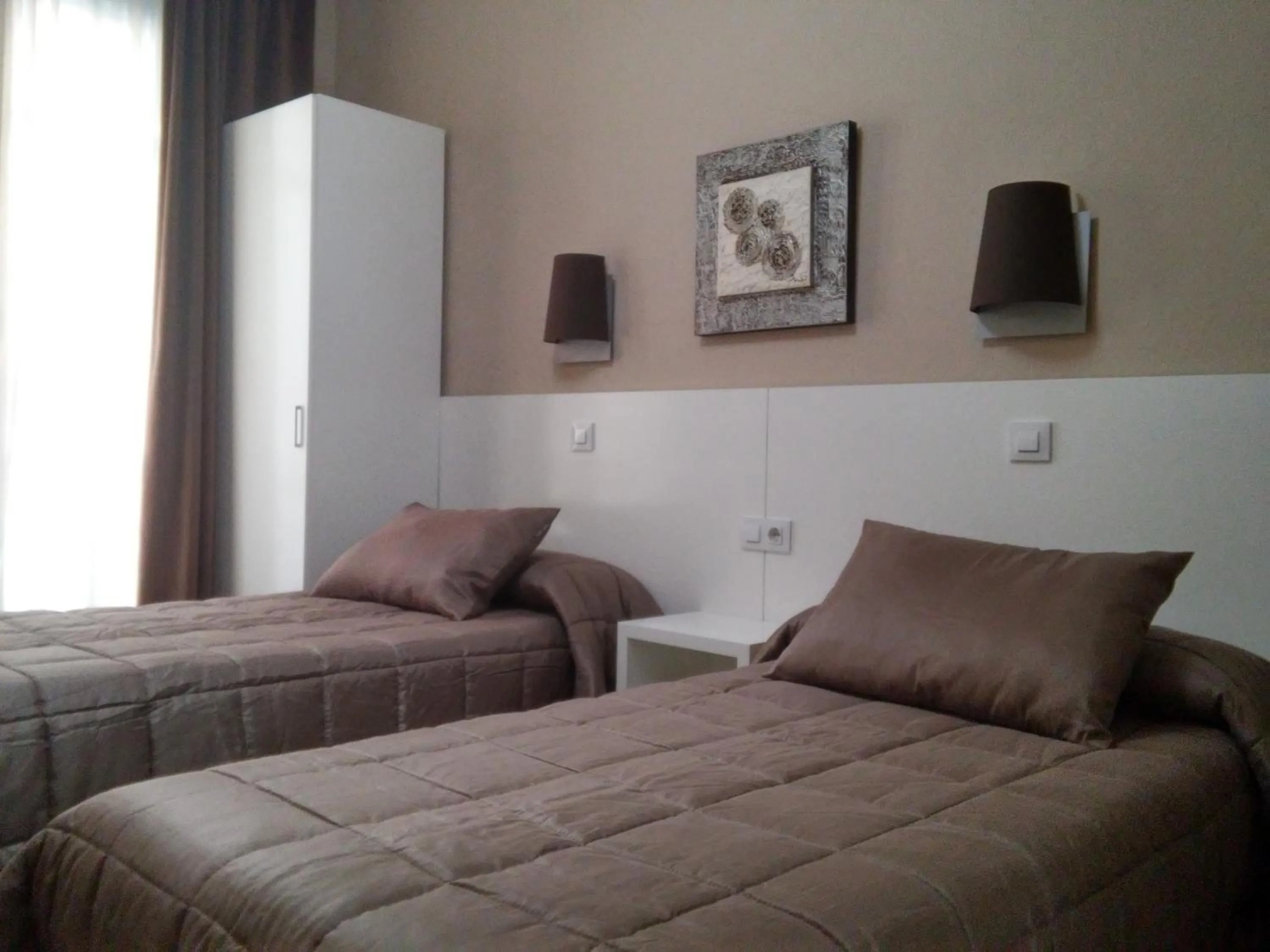 Photo of the whole room, Bed in Hostal Lesseps