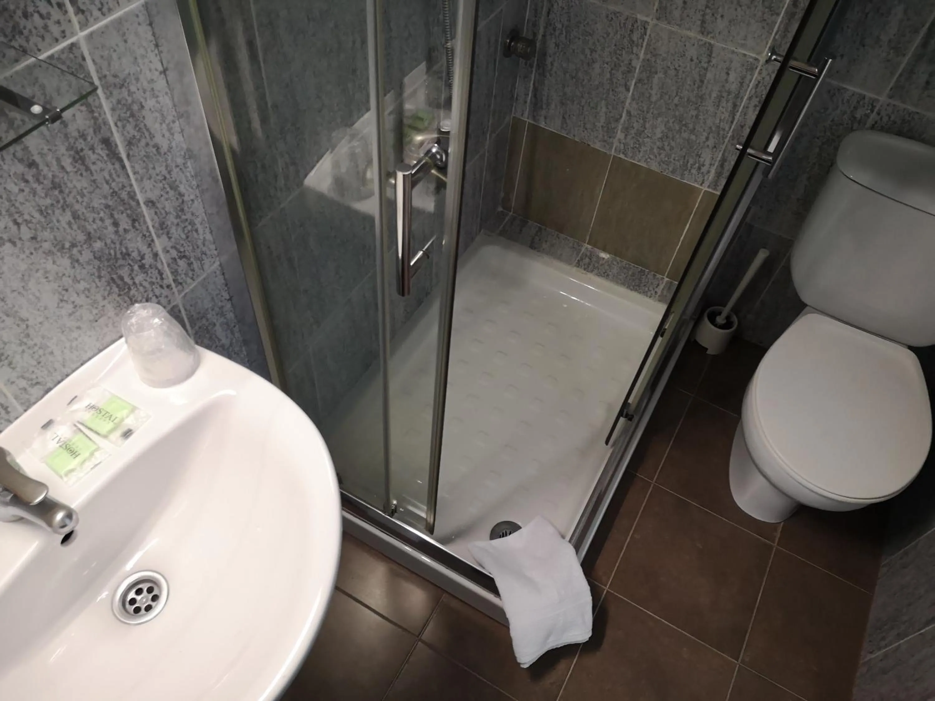 Bathroom in Hostal Lesseps