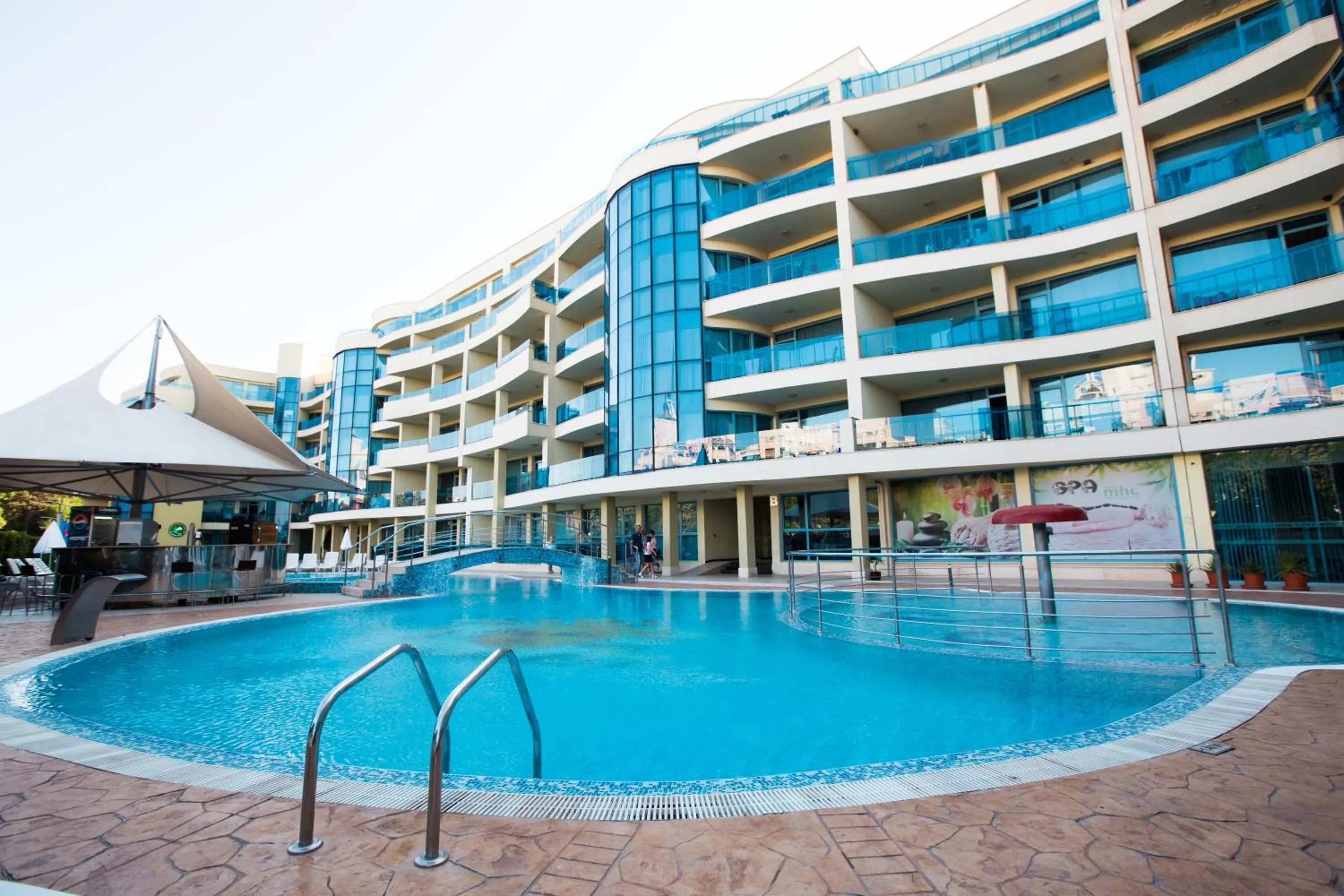 Swimming pool in Aparthotel Marina Holiday Club - All Inclusive & Free Parking