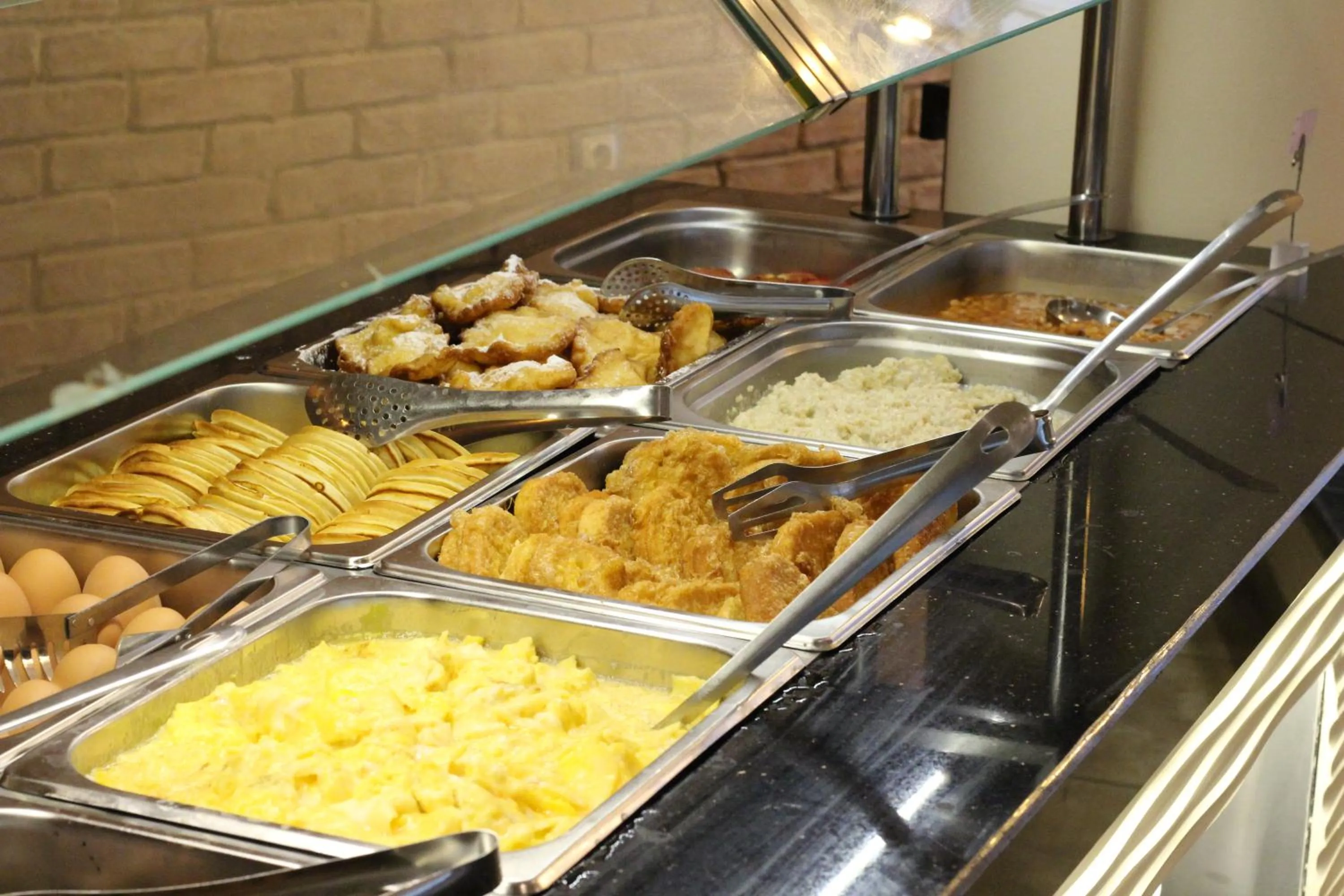 Breakfast in Aparthotel Marina Holiday Club - All Inclusive & Free Parking