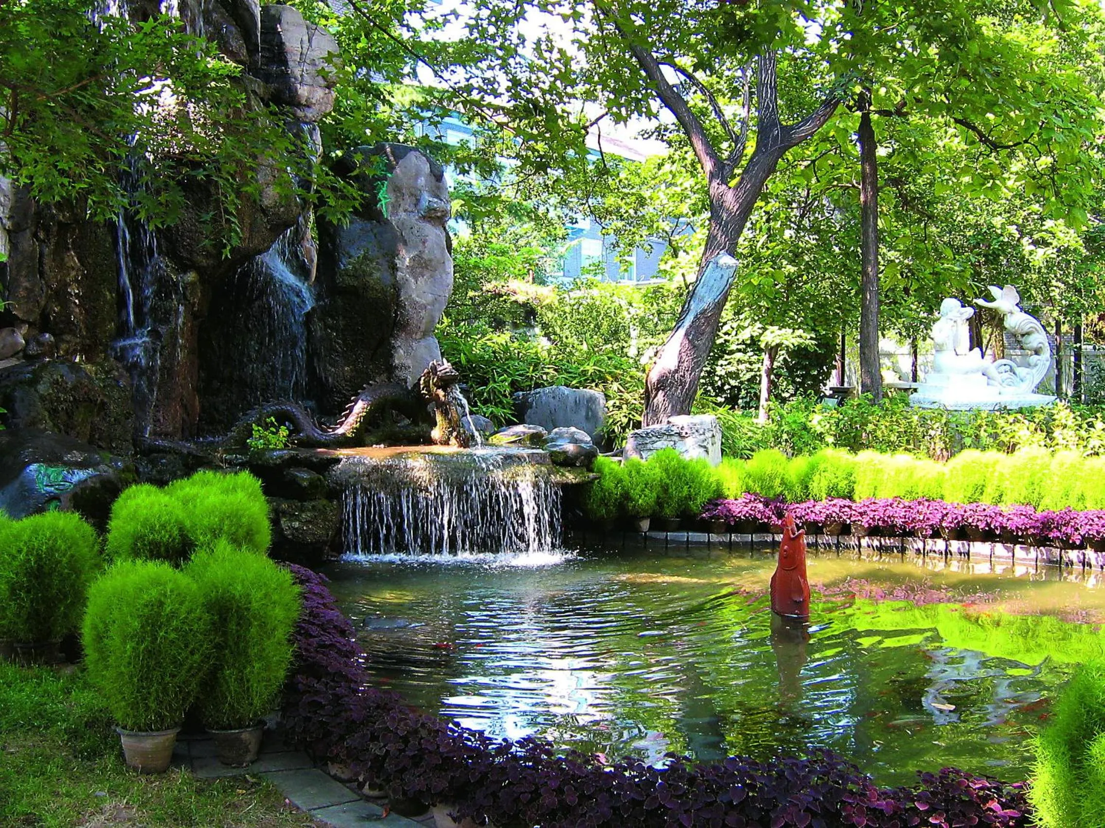 Garden in Xiyuan Hotel