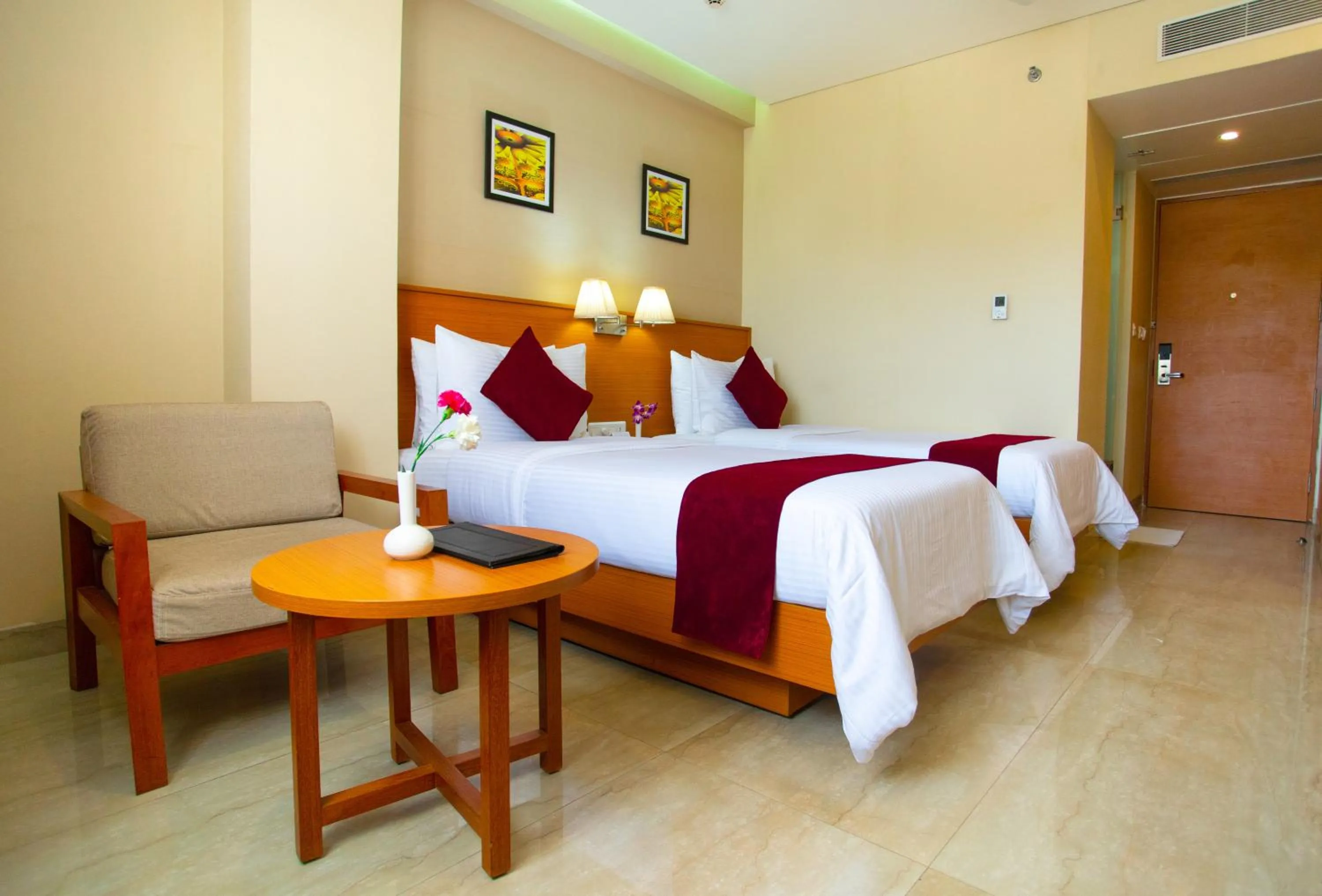 Photo of the whole room, Bed in Classic Grande,a Member of Radisson