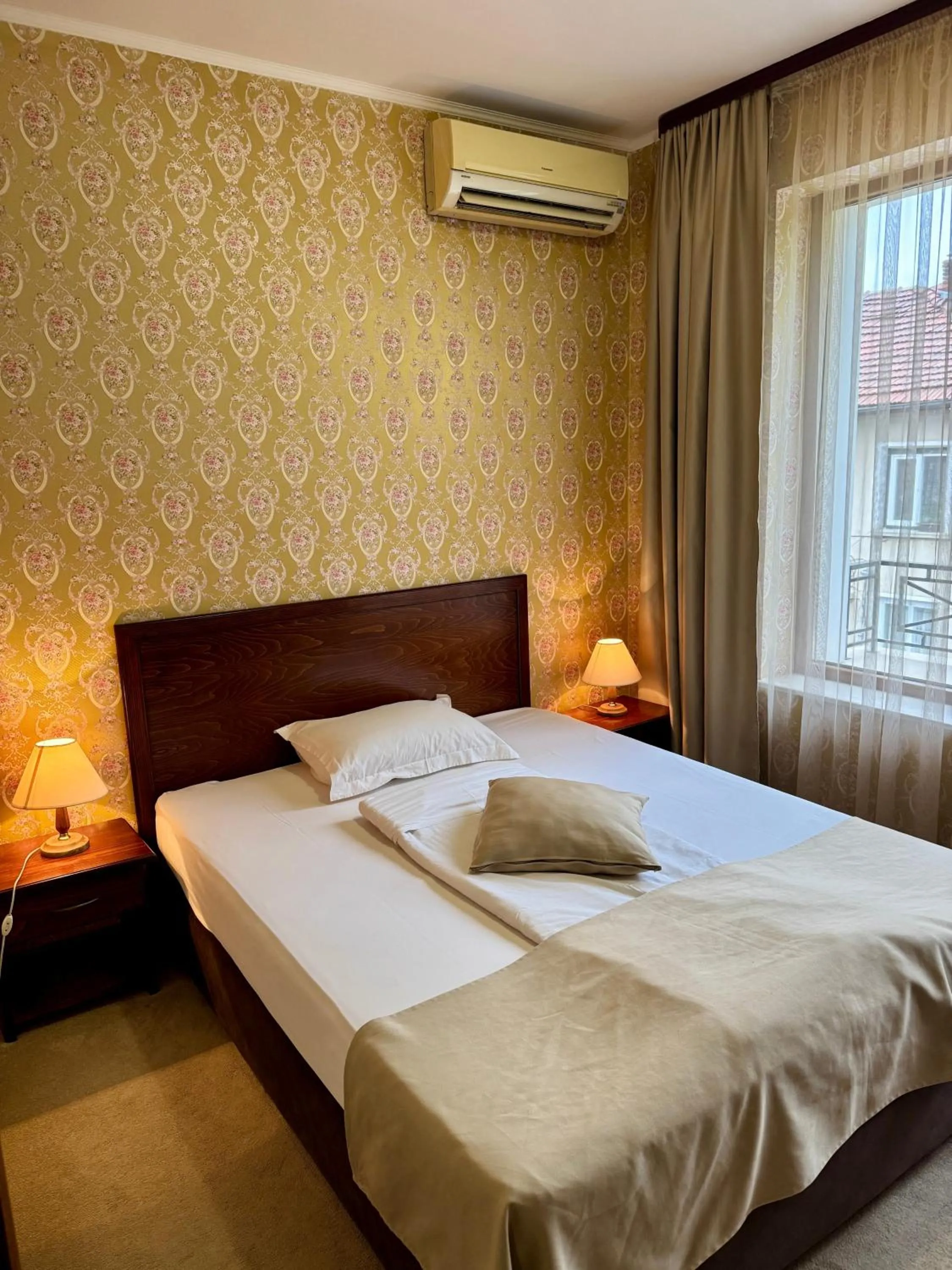 Bed in Chateau Montagne Hotel Troyan