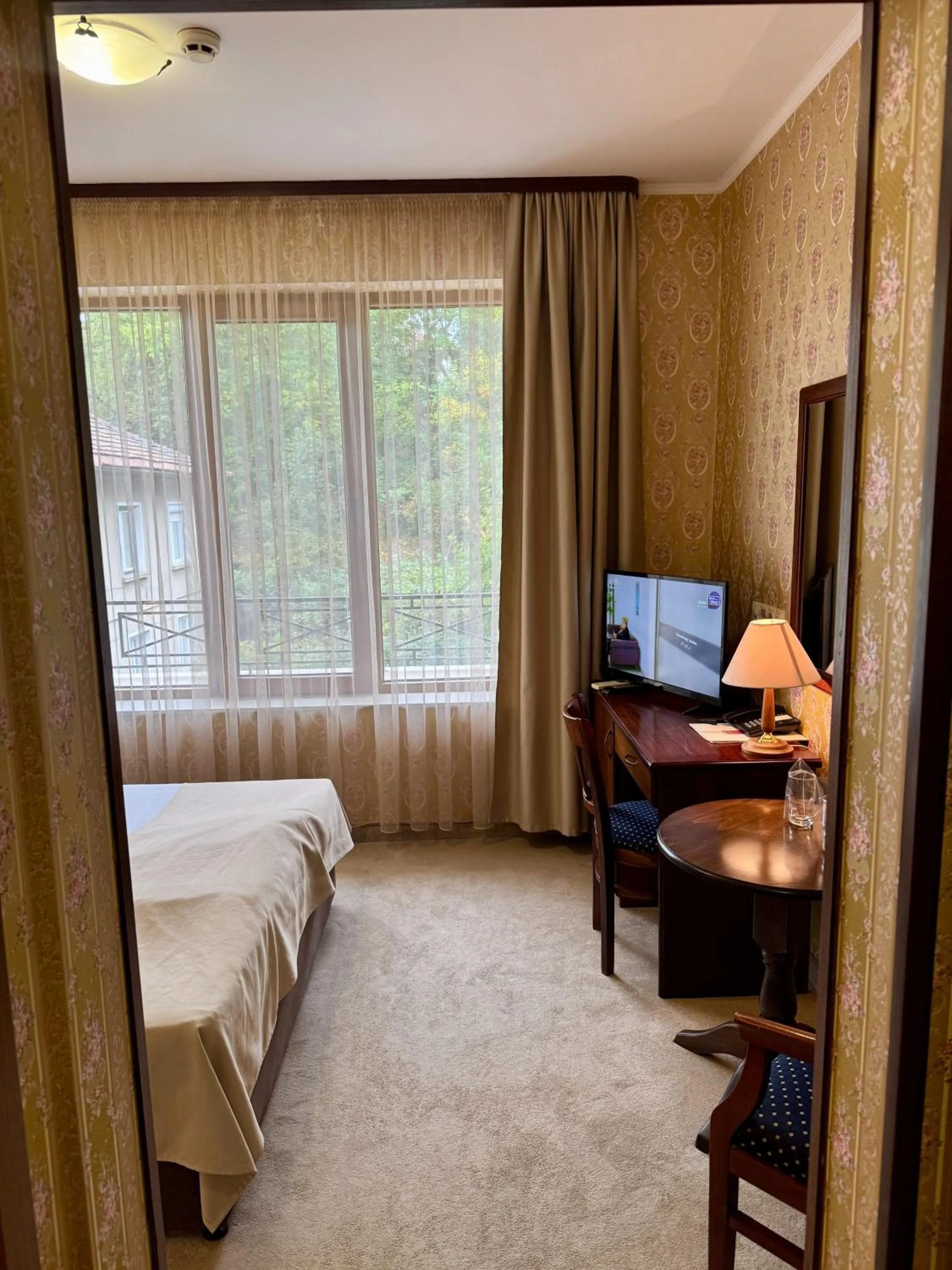 Bed in Chateau Montagne Hotel Troyan