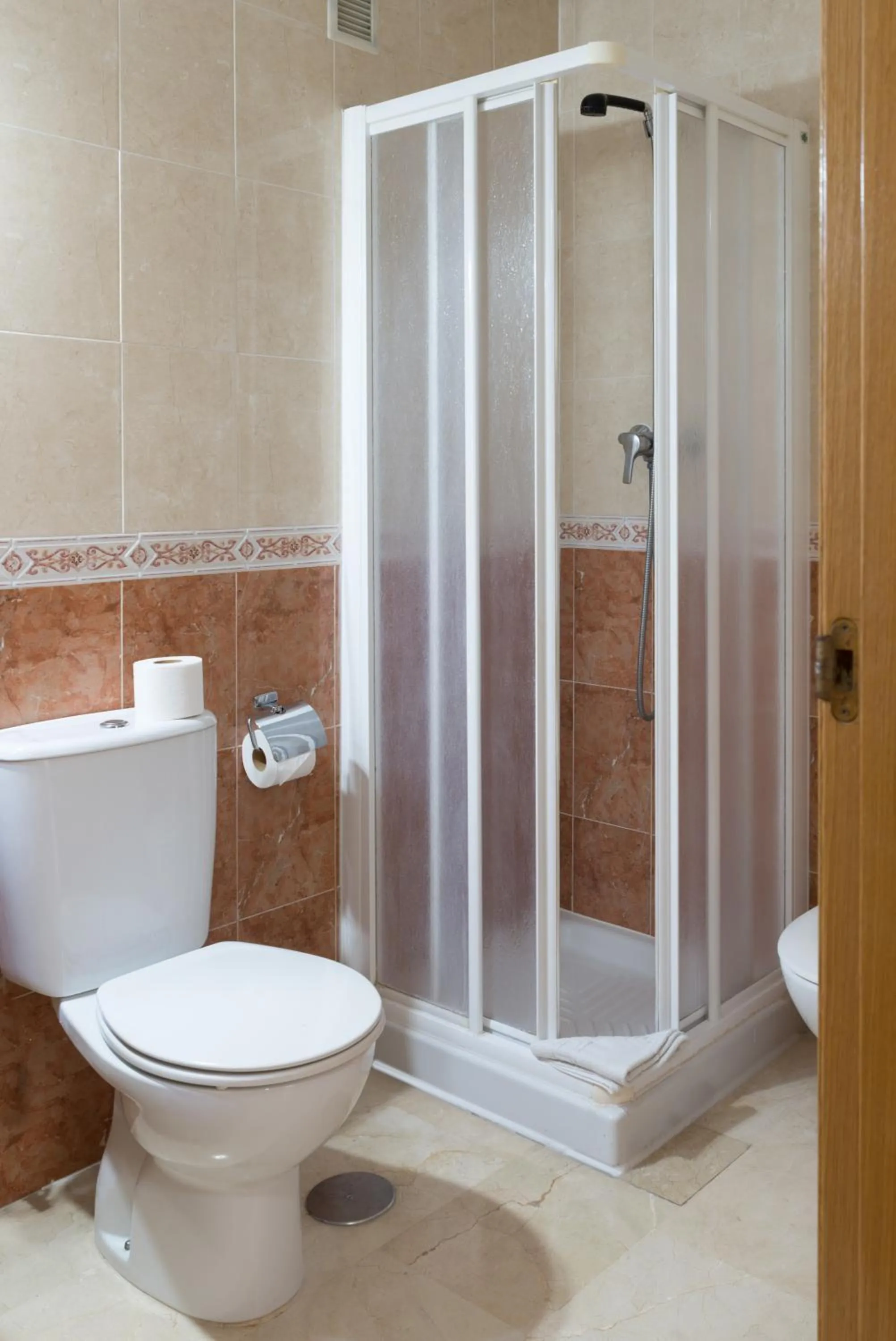 Shower in Gemelos 20 - Beninter All Inclusive