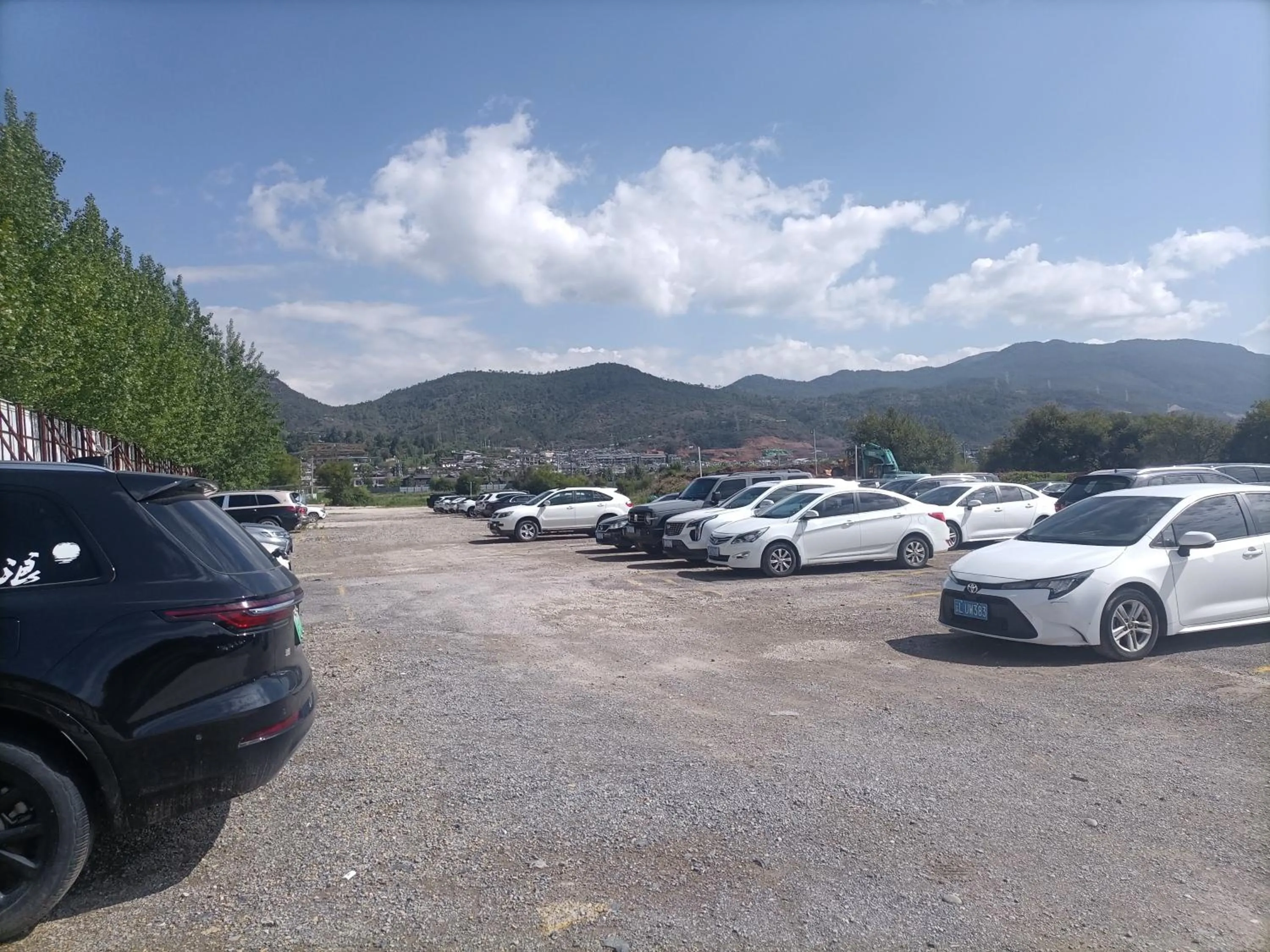 Parking in Lijiang Gemmer Hotel