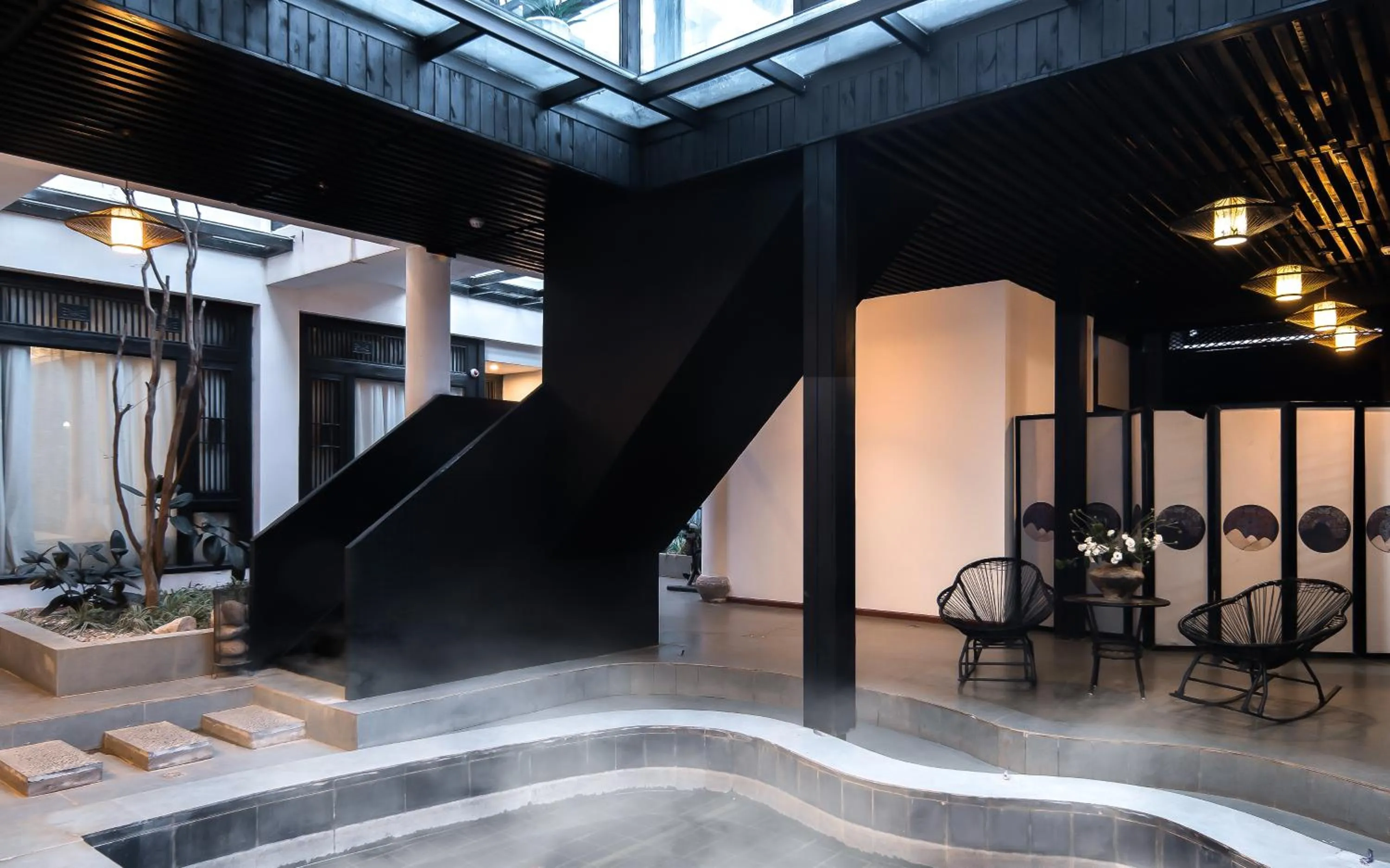 Seating area in Lijiang Gemmer Hotel