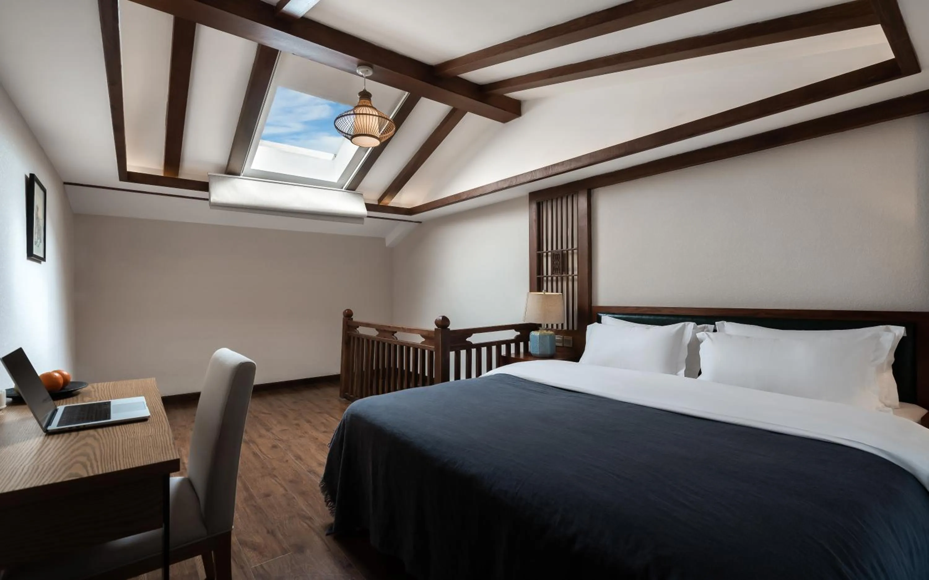 Bedroom, Bed in Lijiang Gemmer Hotel