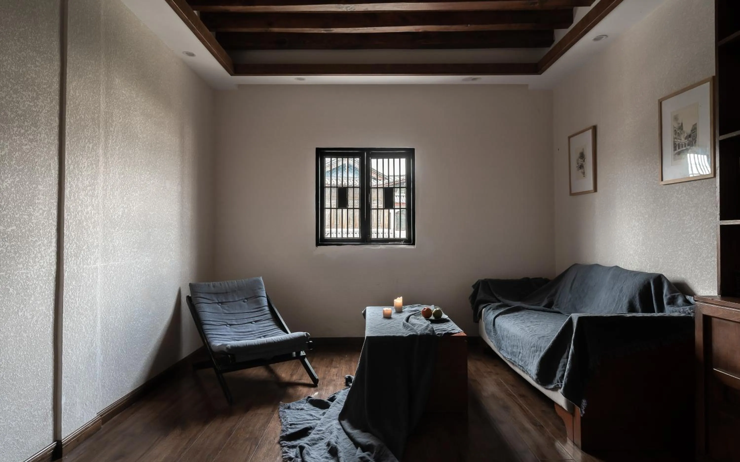 Living room in Lijiang Gemmer Hotel