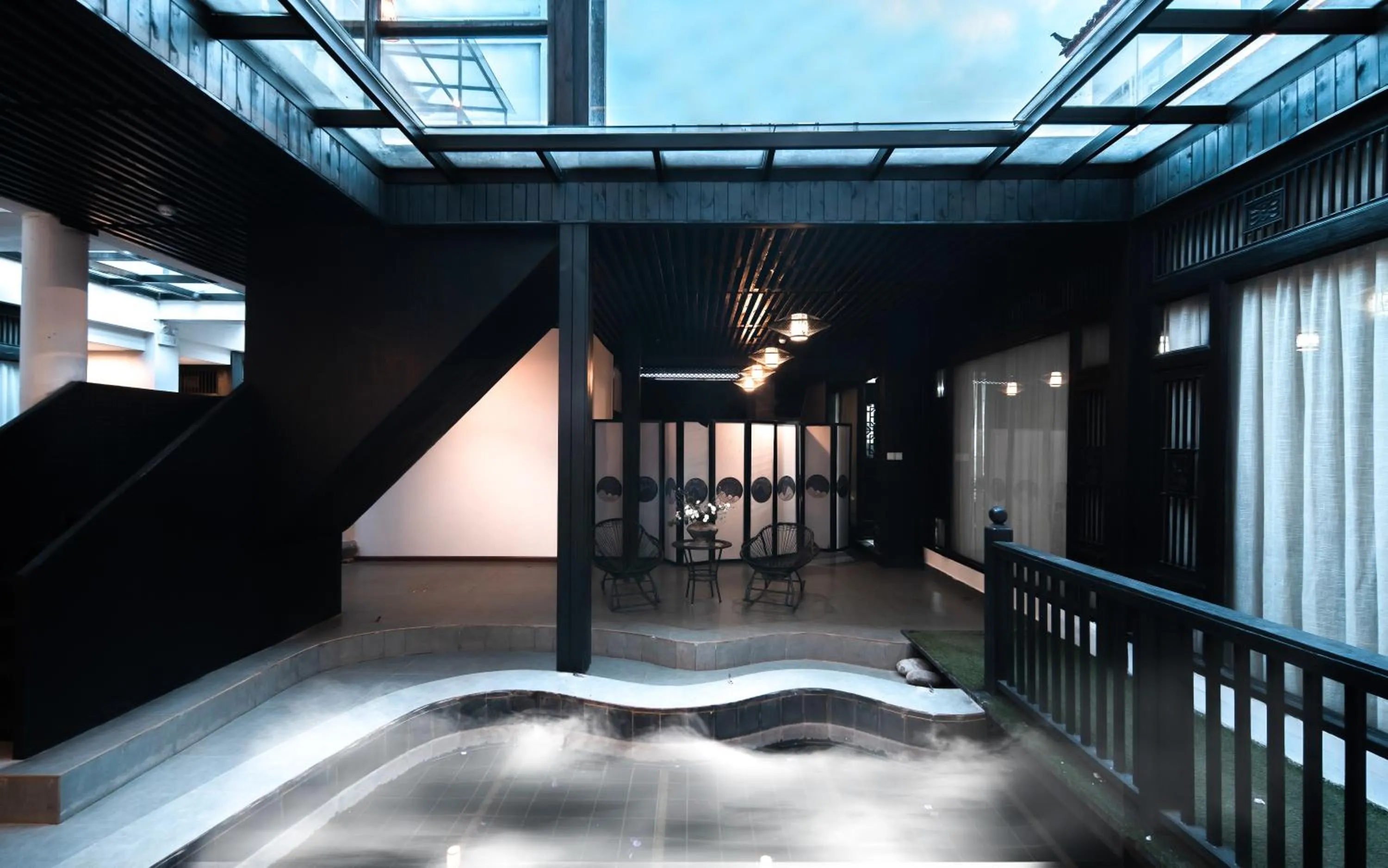 Seating area in Lijiang Gemmer Hotel