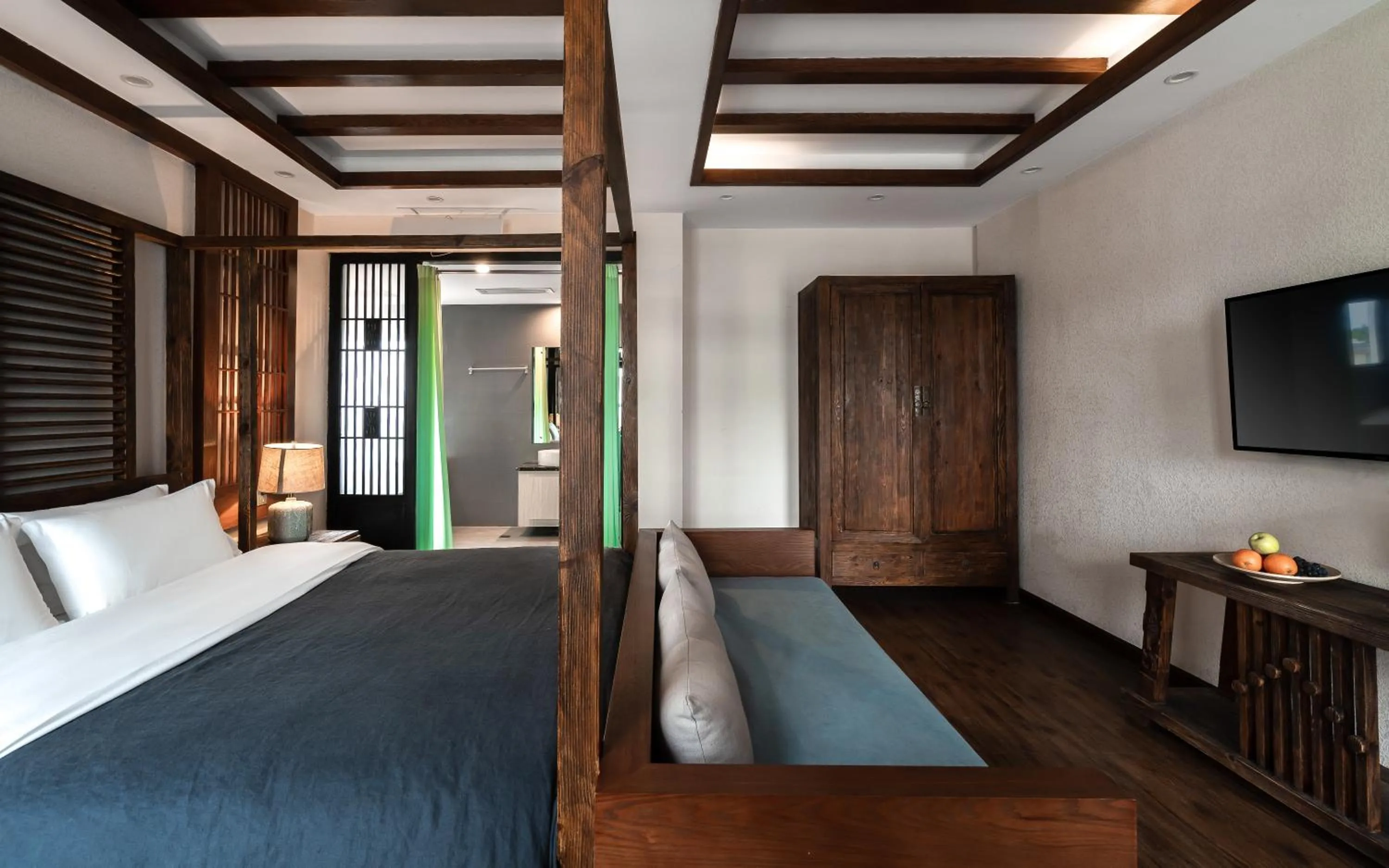Bedroom, Bed in Lijiang Gemmer Hotel