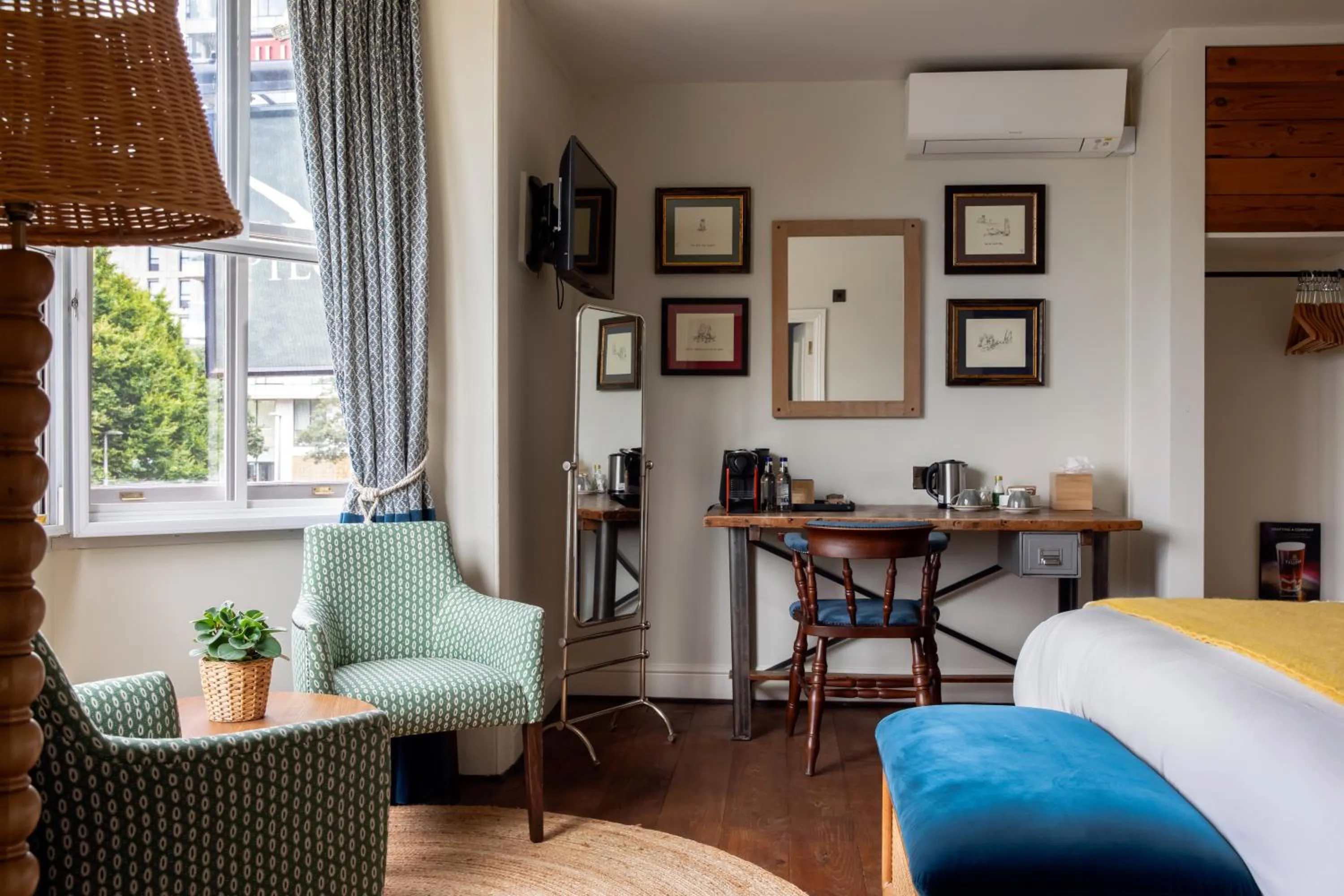 Decorative detail in The Pilot Inn