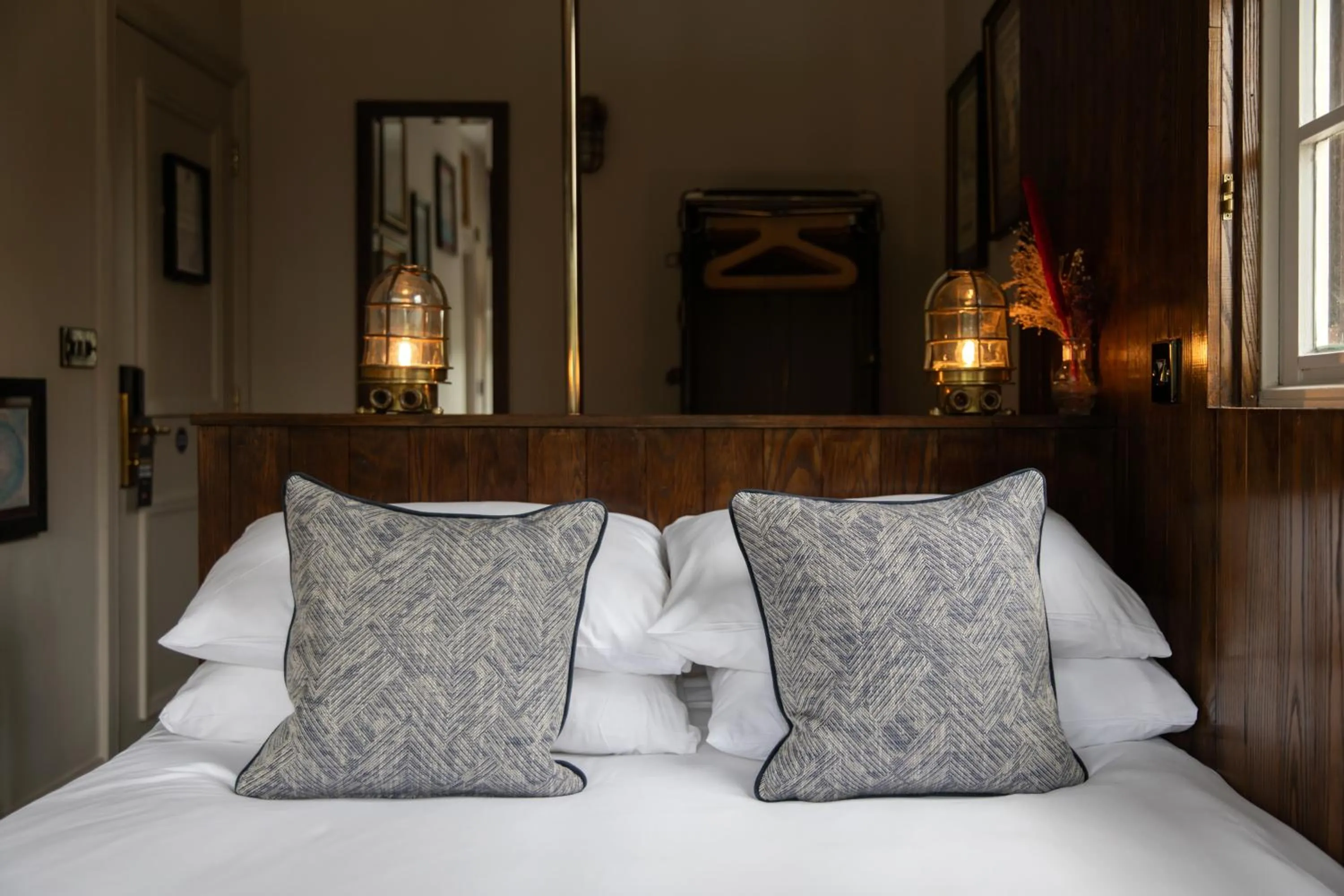 Bed in The Pilot Inn