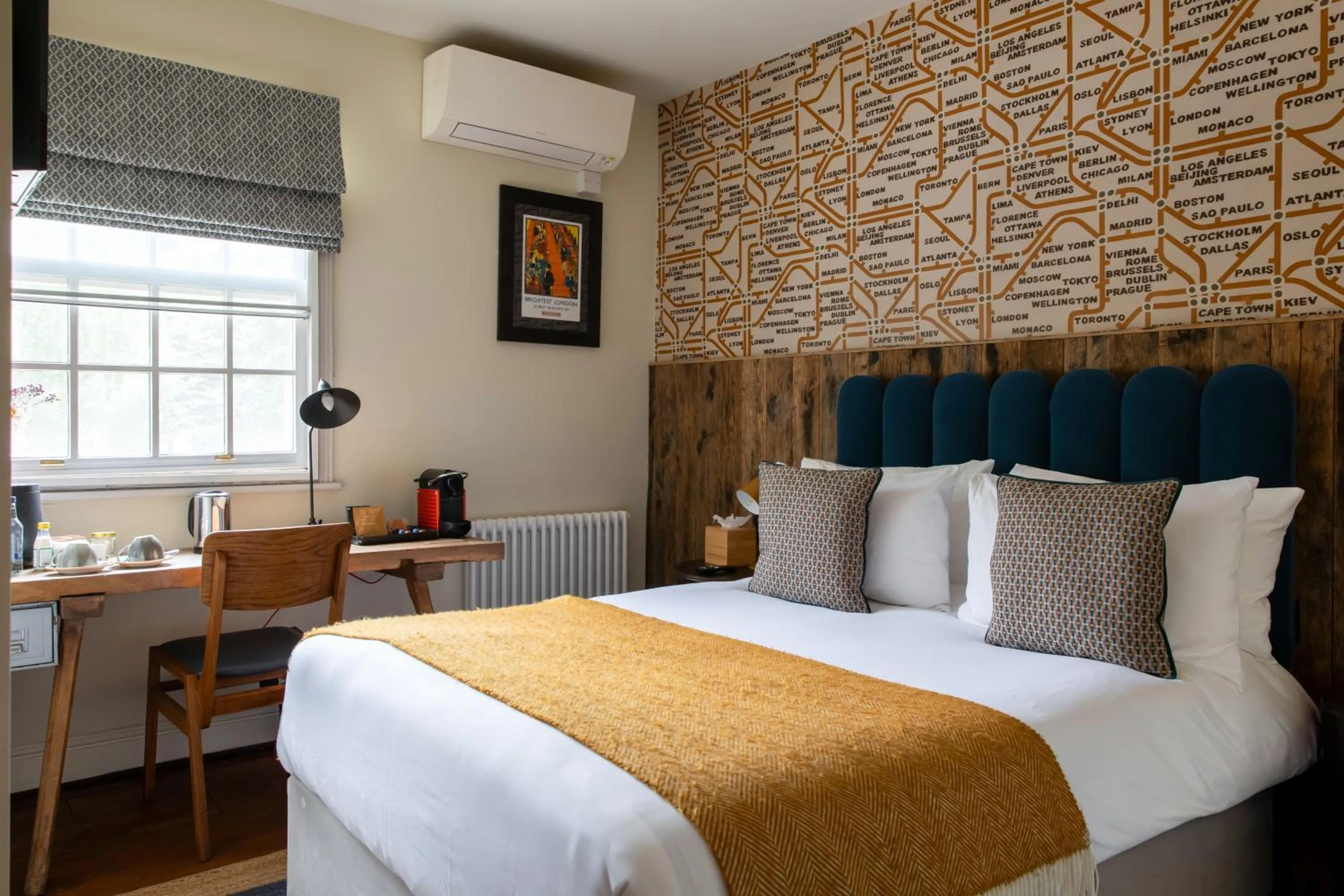 Bed in The Pilot Inn