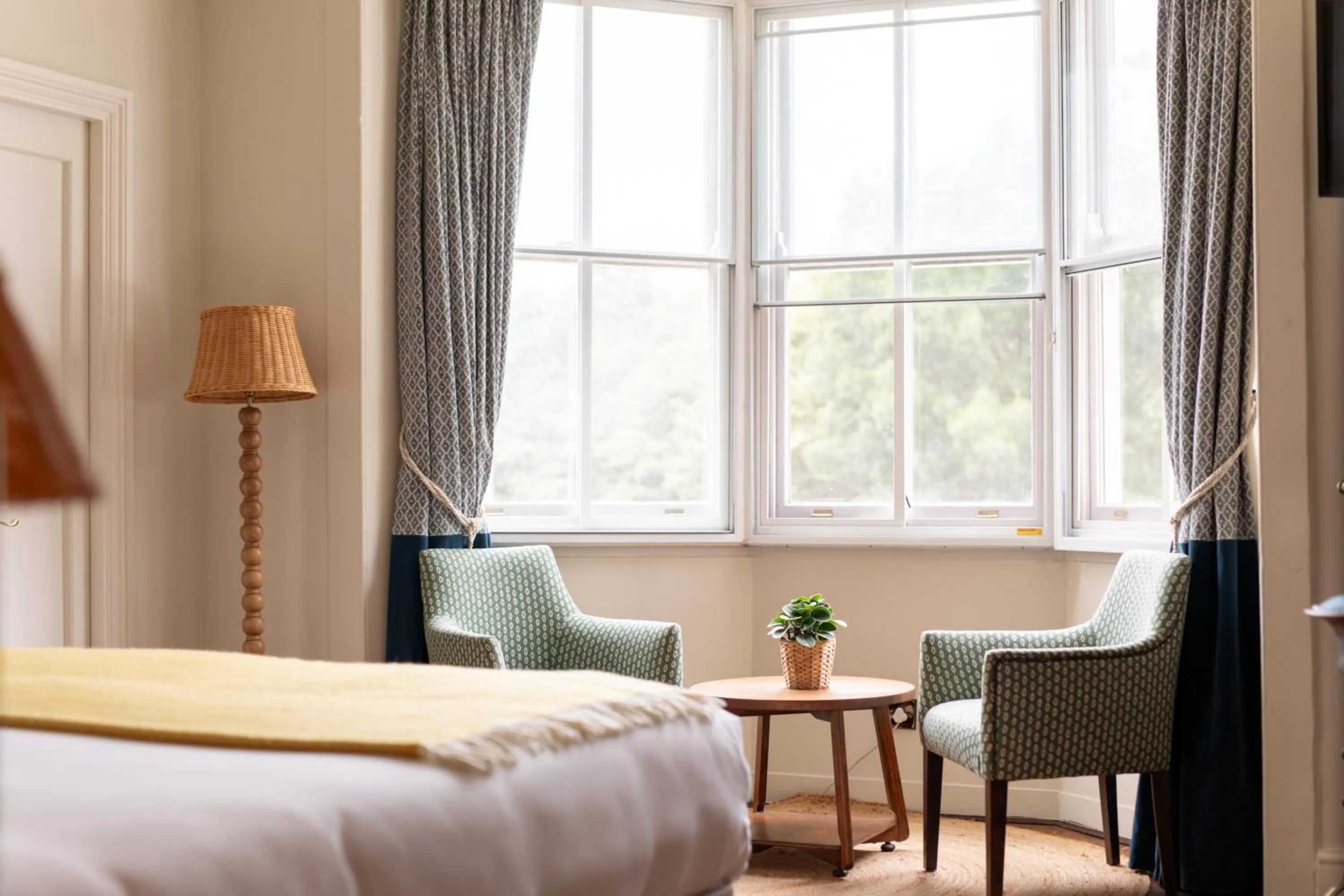 Seating area, Bed in The Pilot Inn