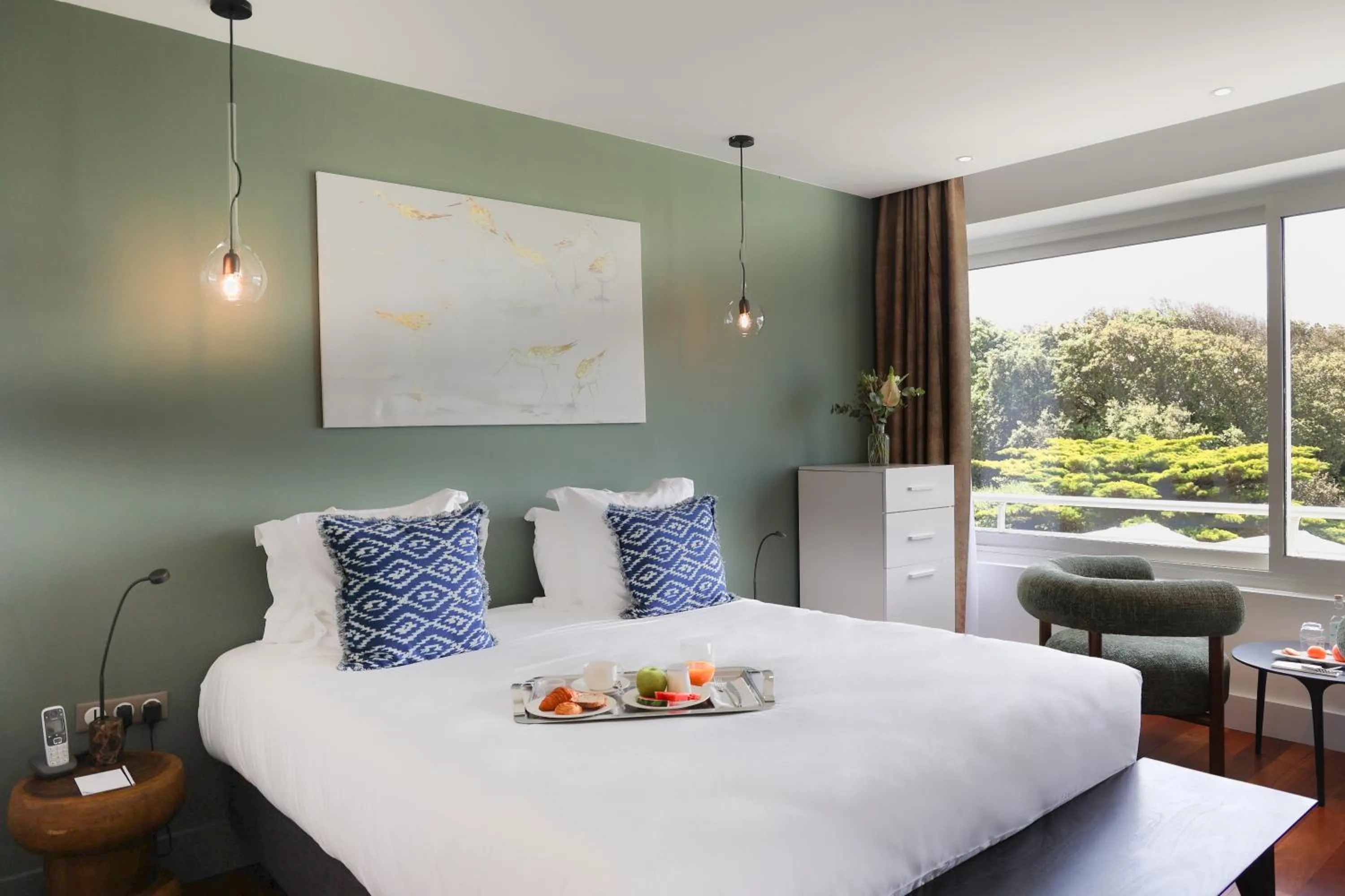 Bed in Hôtel & Spa Le Grand Large