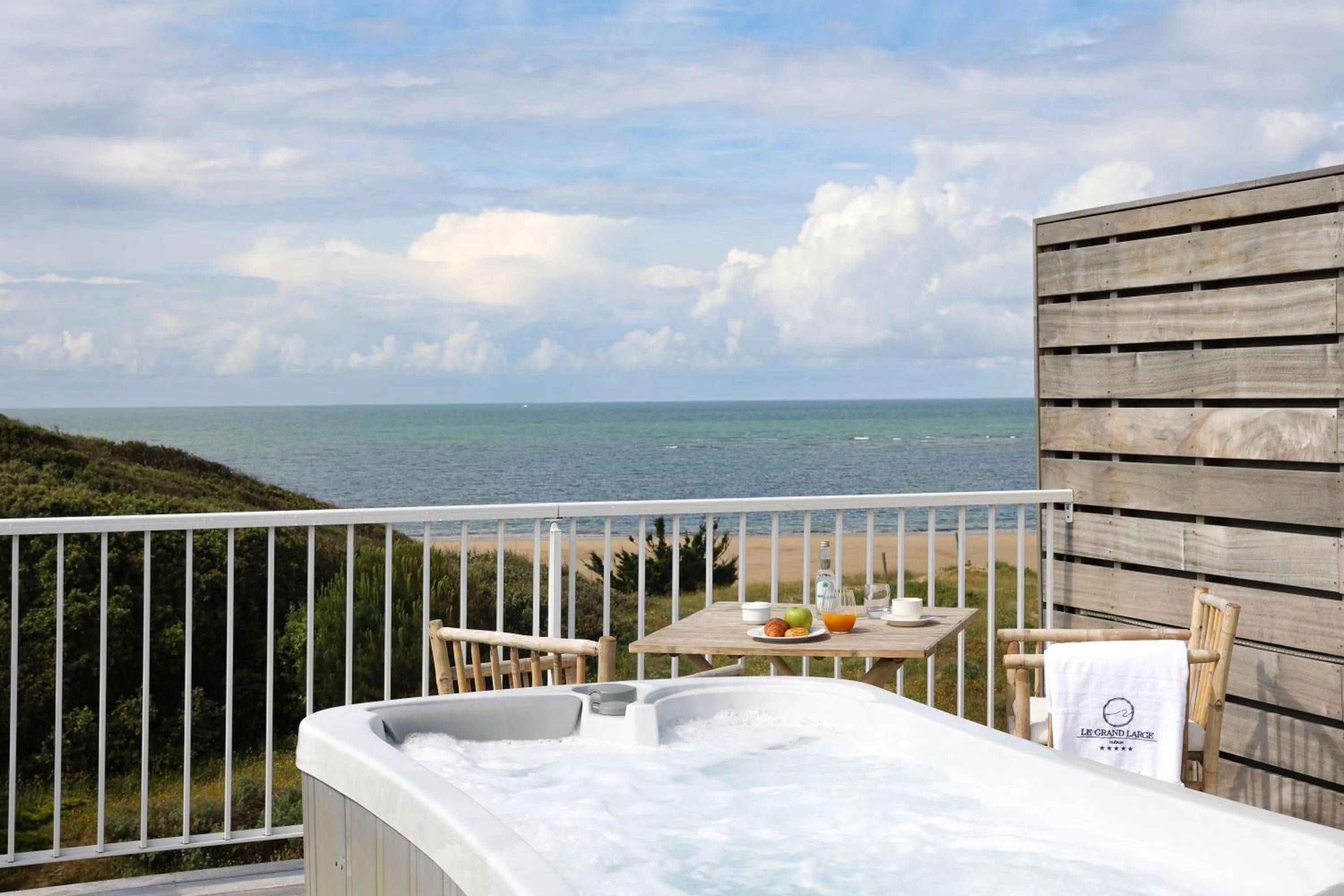 Natural landscape in Hôtel & Spa Le Grand Large