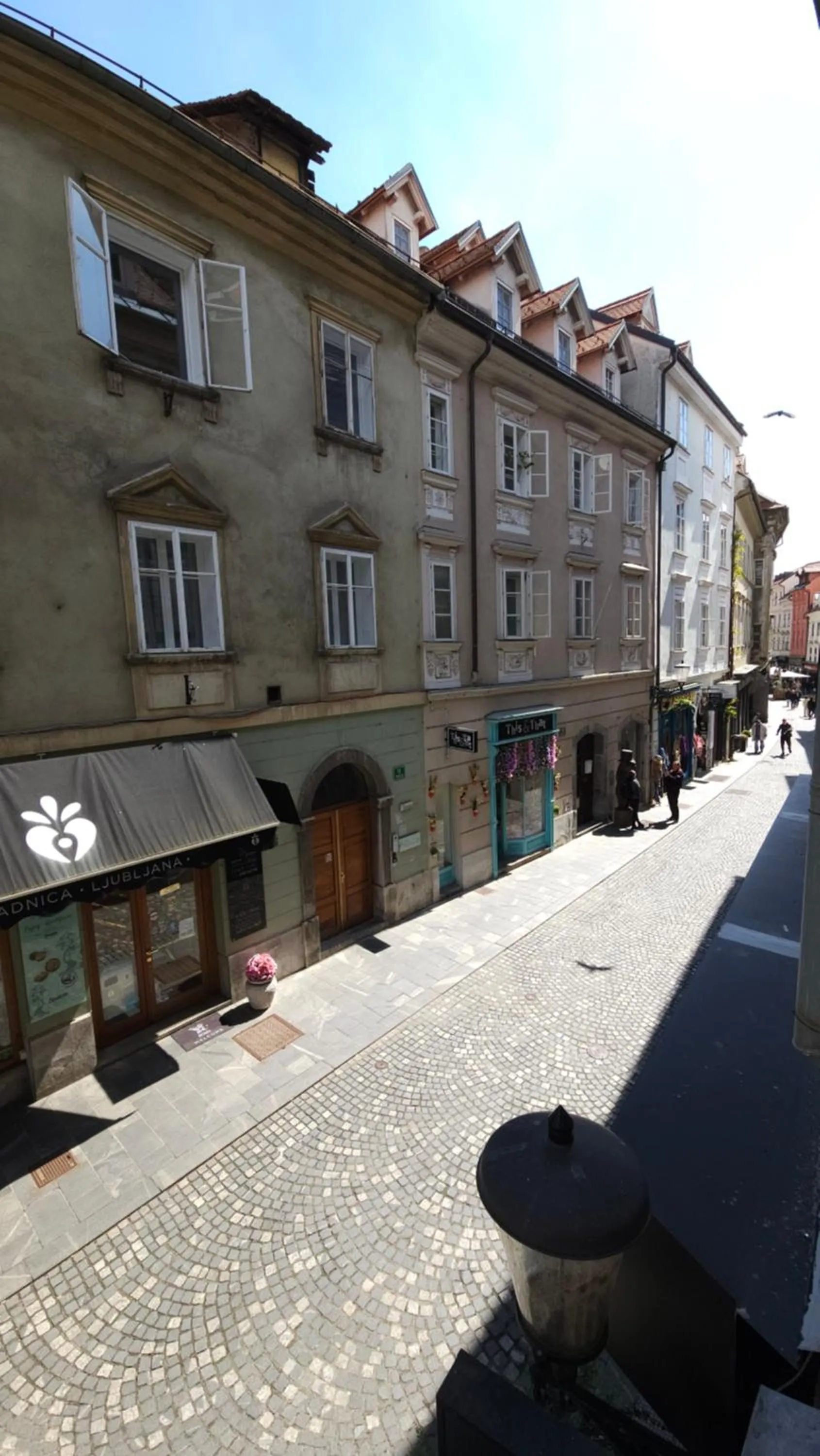 AdHoc Hostel