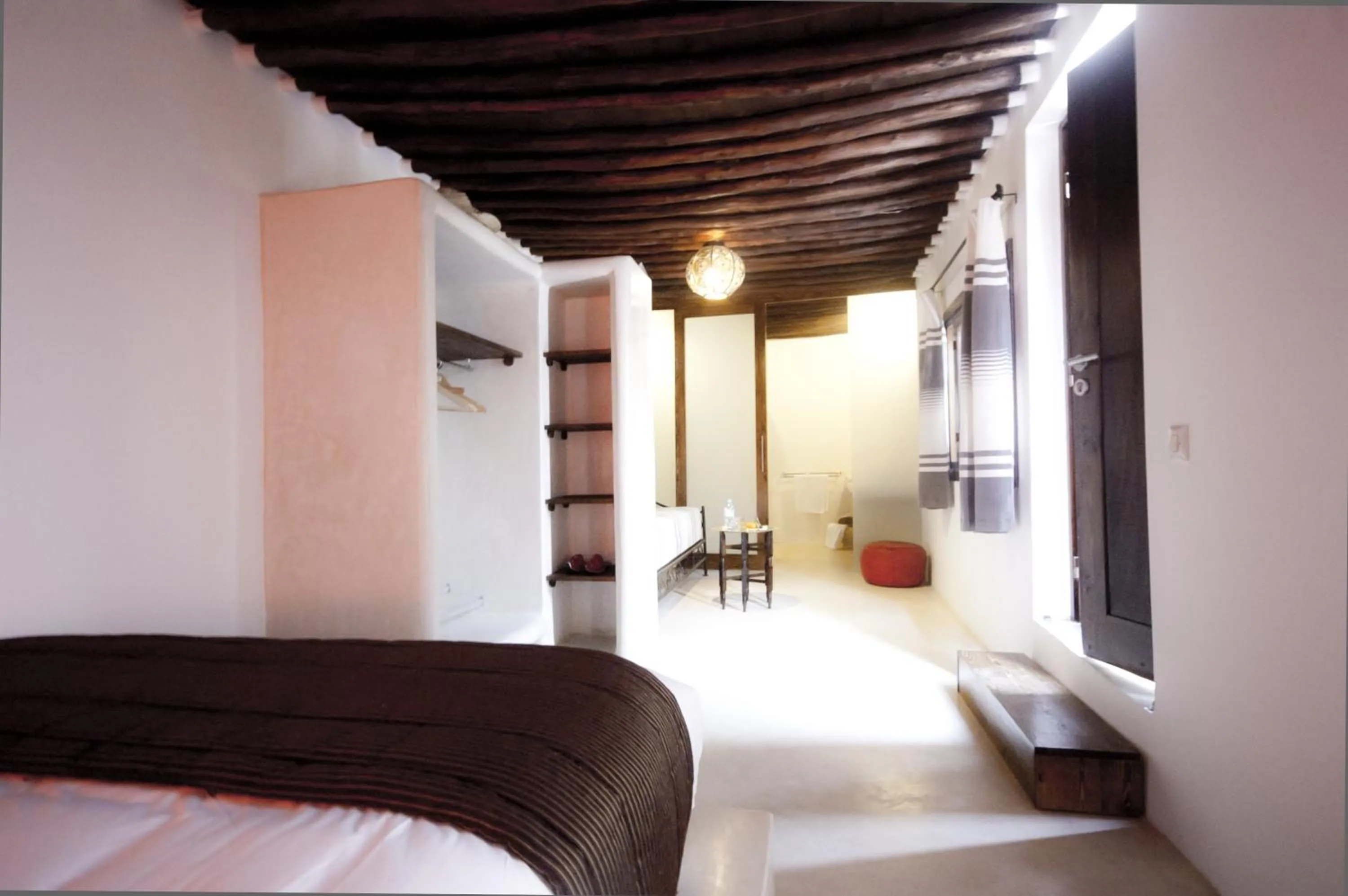 Photo of the whole room, Bed in Riad El Maâti