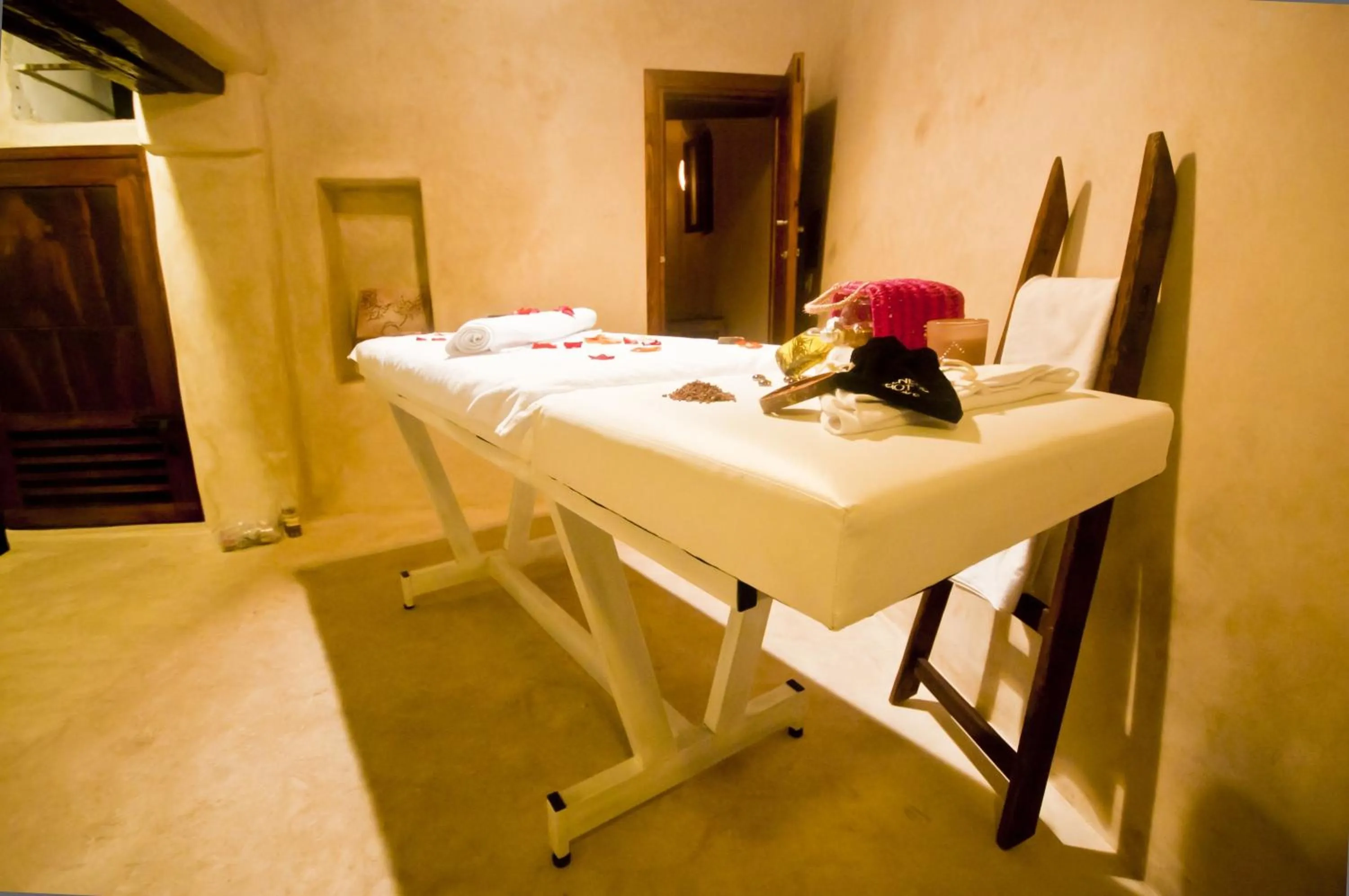 Spa and wellness centre/facilities in Riad El Maâti