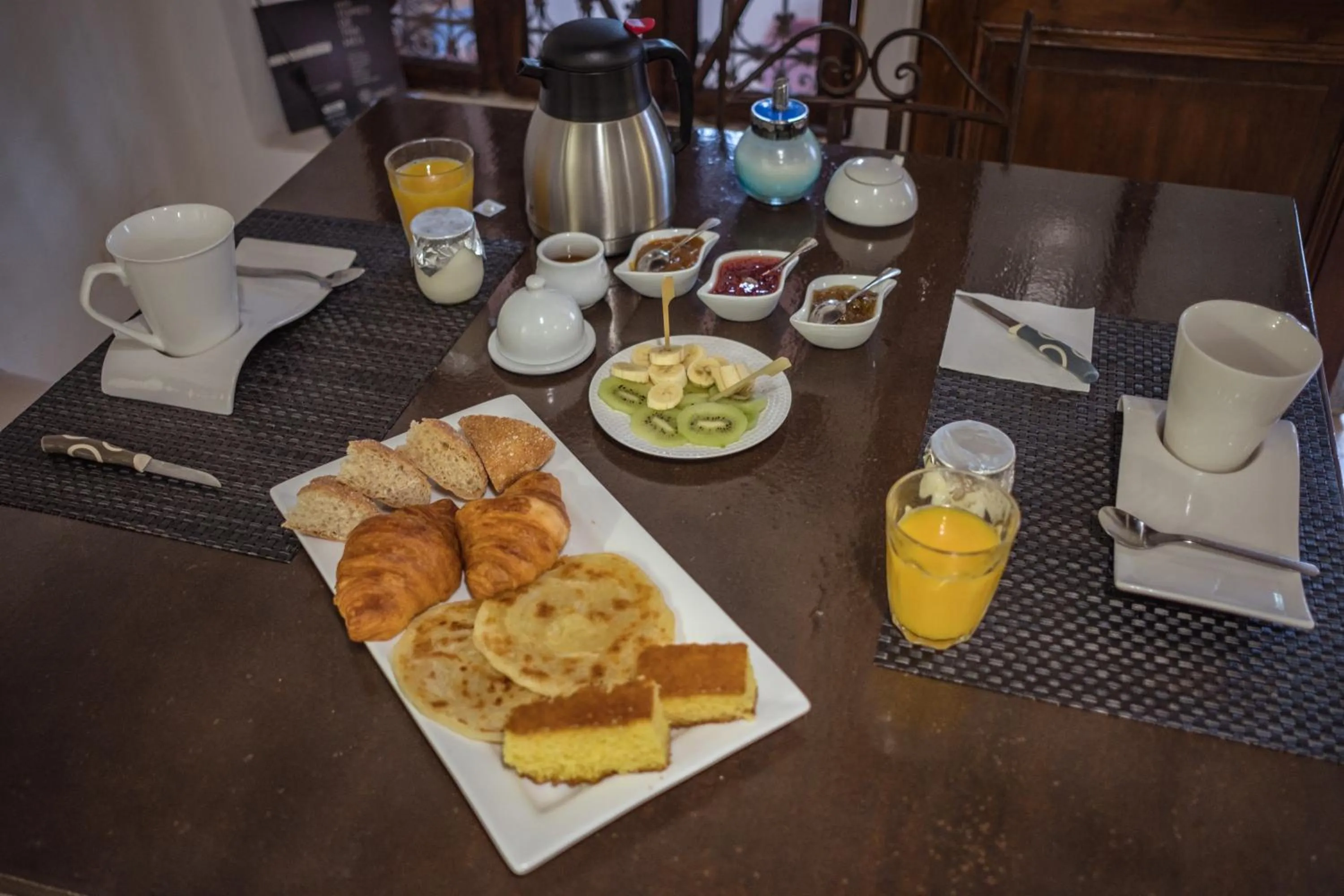 Breakfast in Riad El Maâti