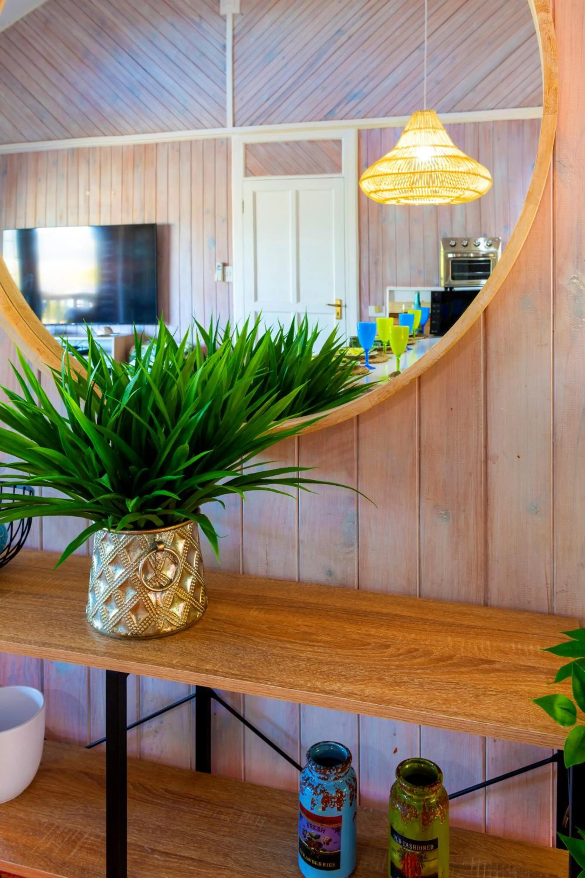 Communal lounge/ TV room in Knysna River Club by First Private Stays