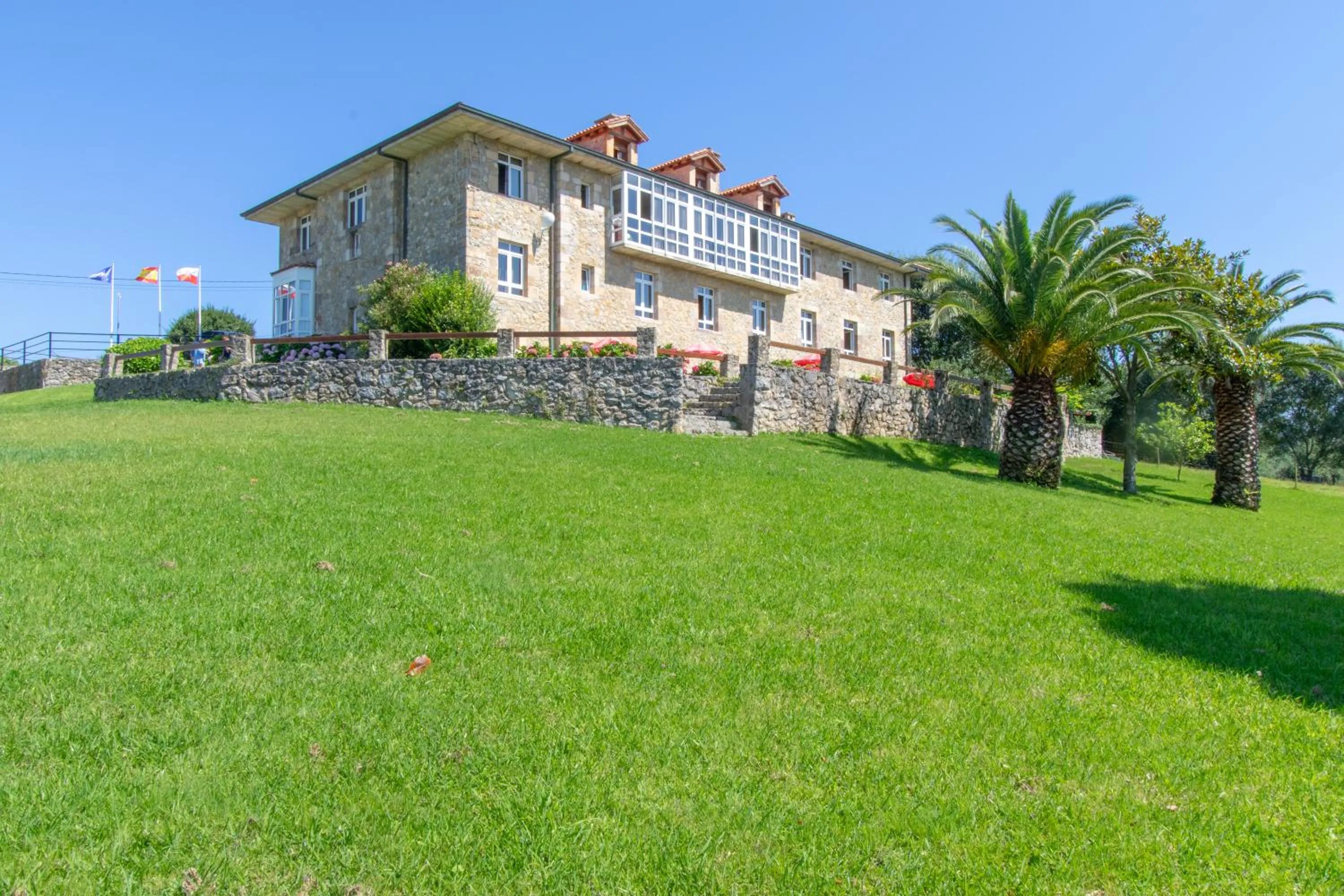 Facade/entrance in Dunas de Oyambre