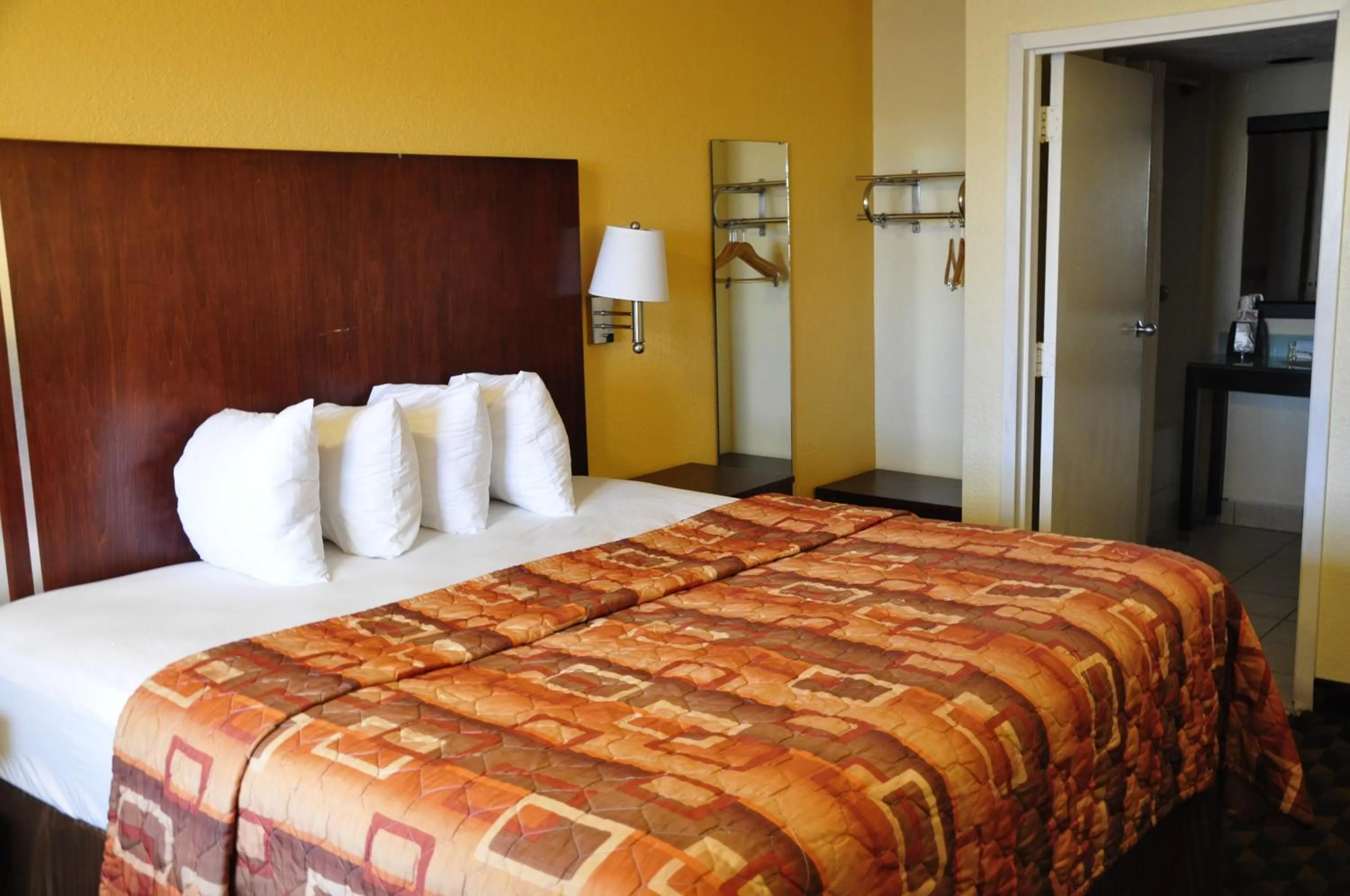 Bed in Motel 6-Little Rock, AR - Airport