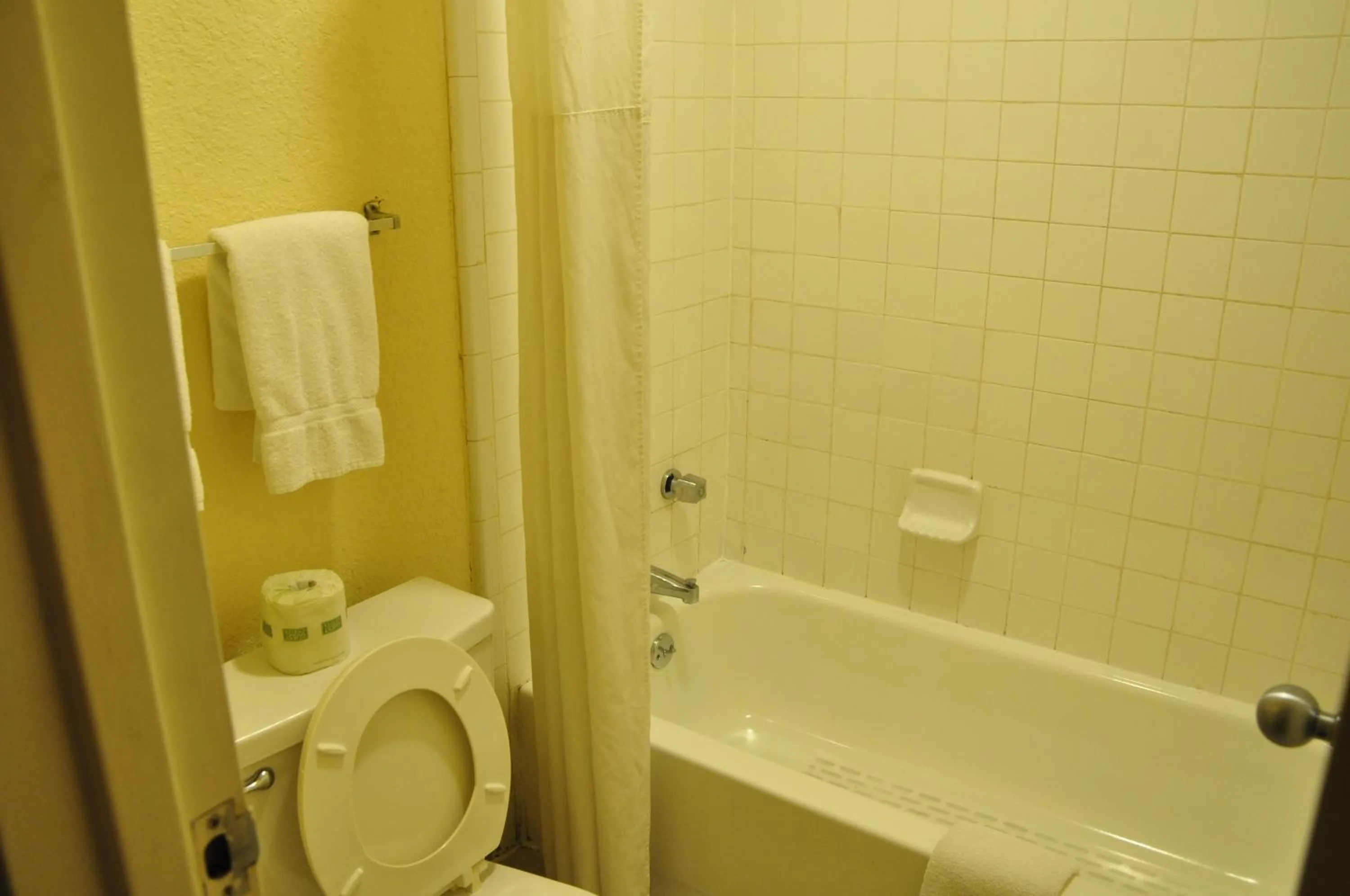 Bathroom in Motel 6-Little Rock, AR - Airport