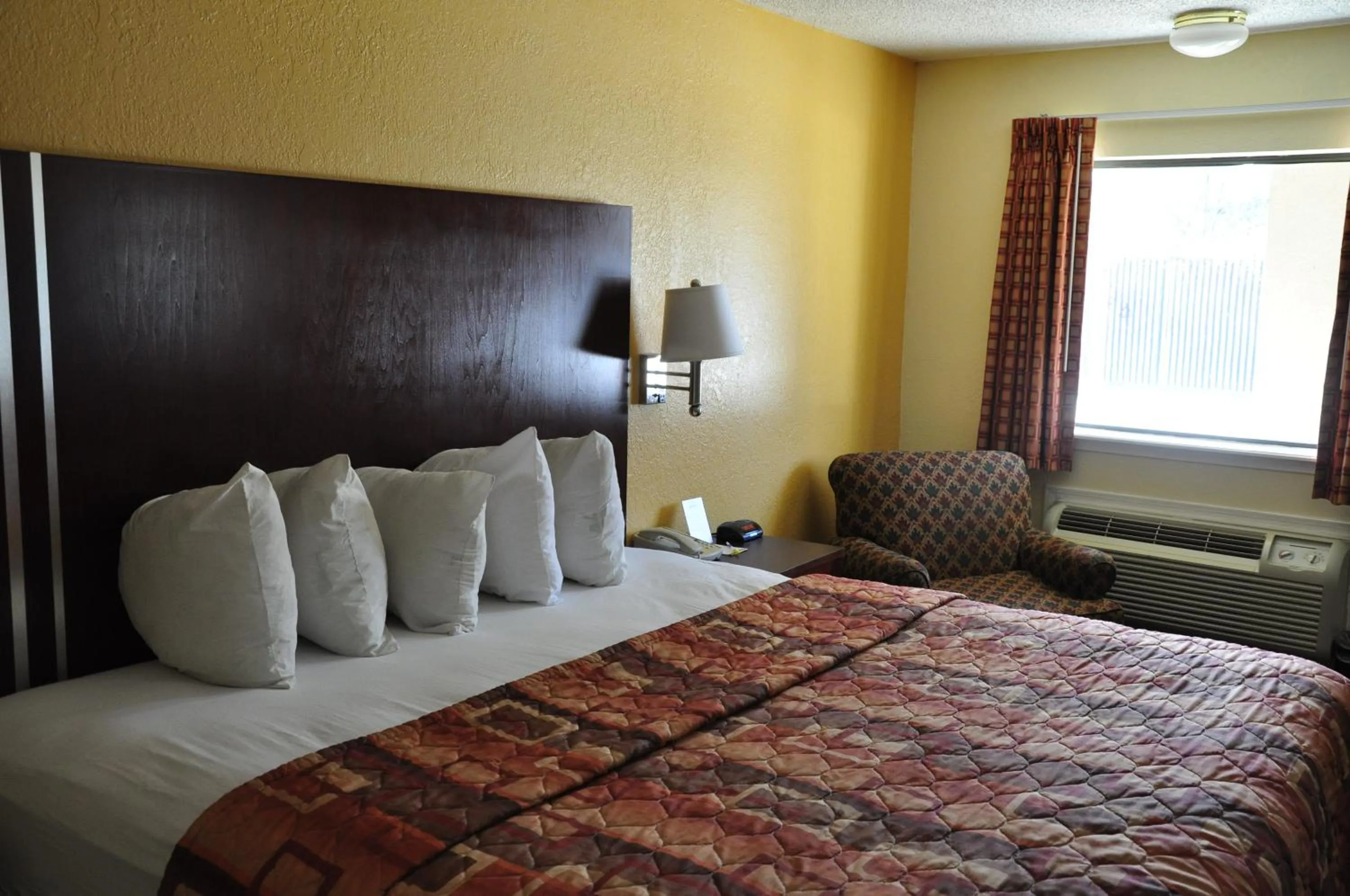 Bed in Motel 6-Little Rock, AR - Airport