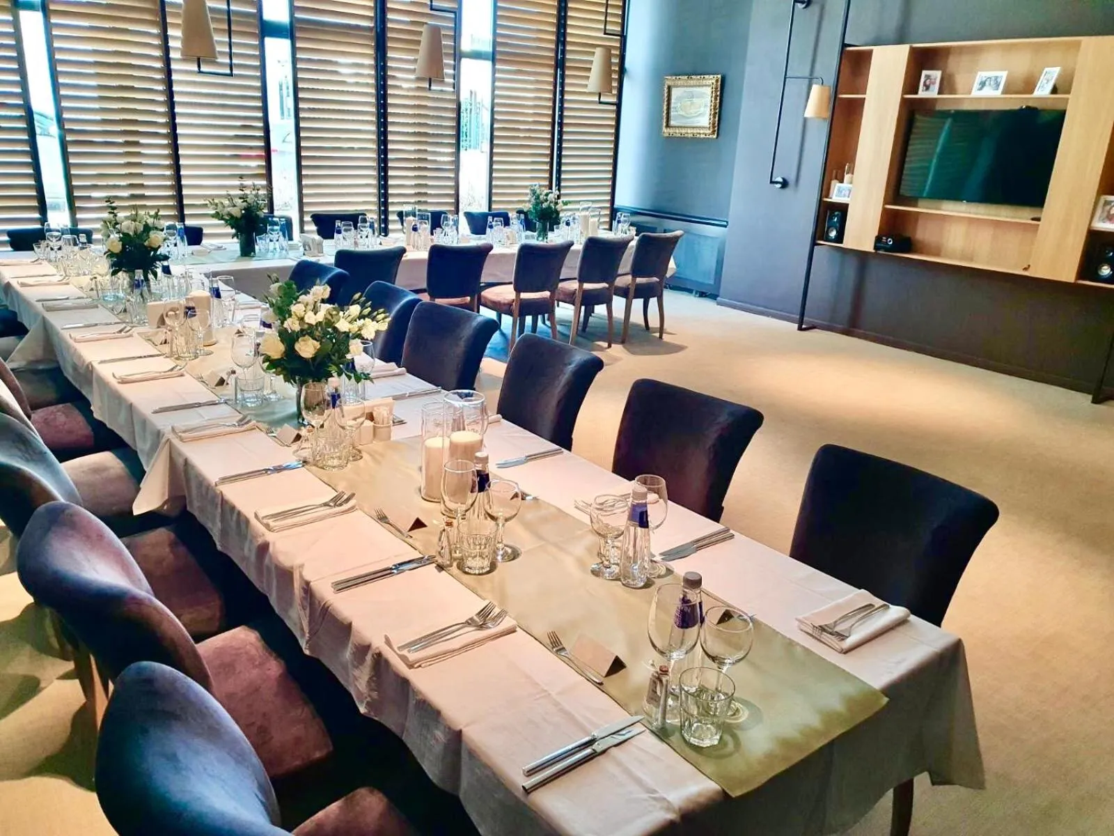 Restaurant/places to eat in Vitosha Park Hotel - Free Pool & Parking