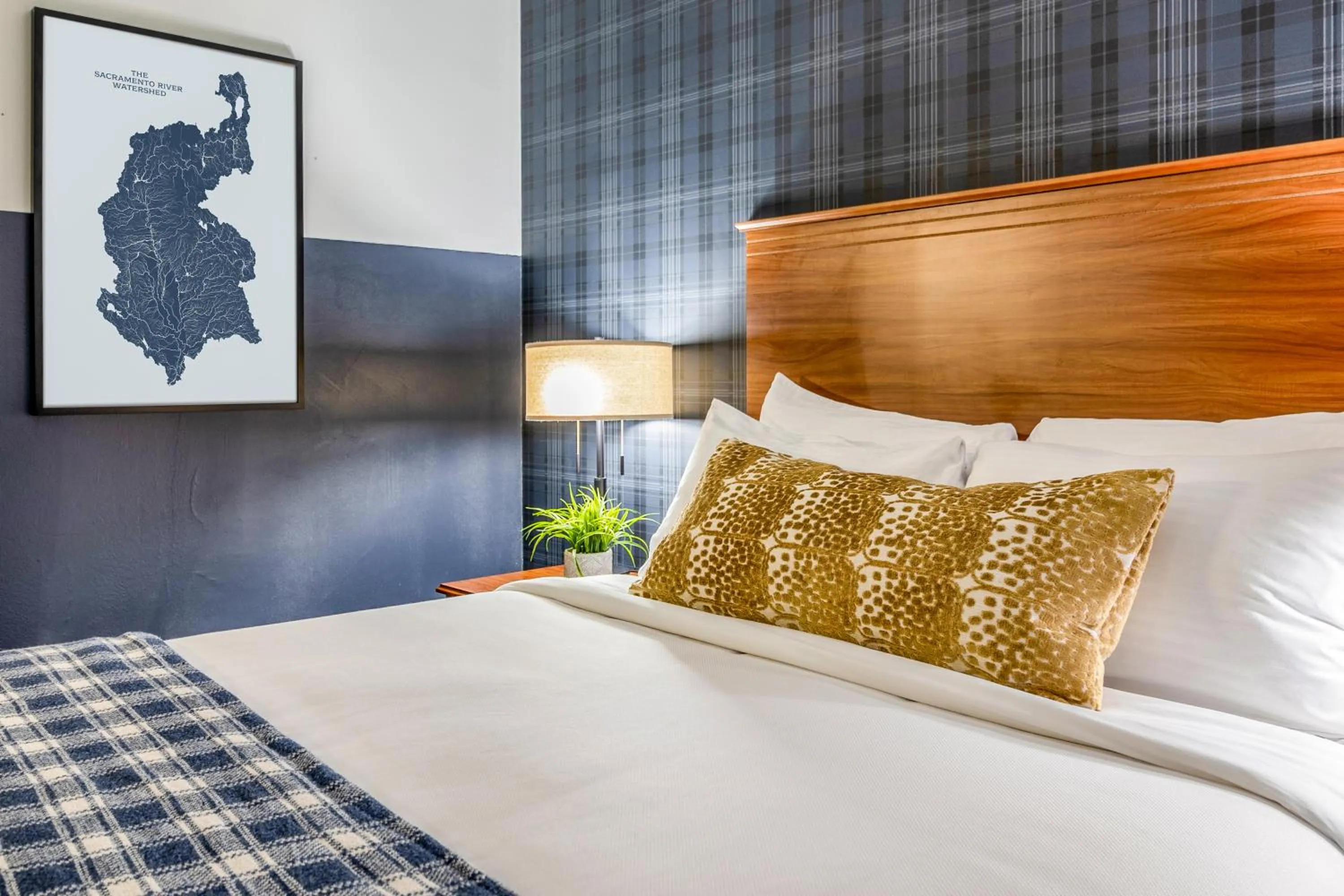 Decorative detail, Bed in The Angler Lodge