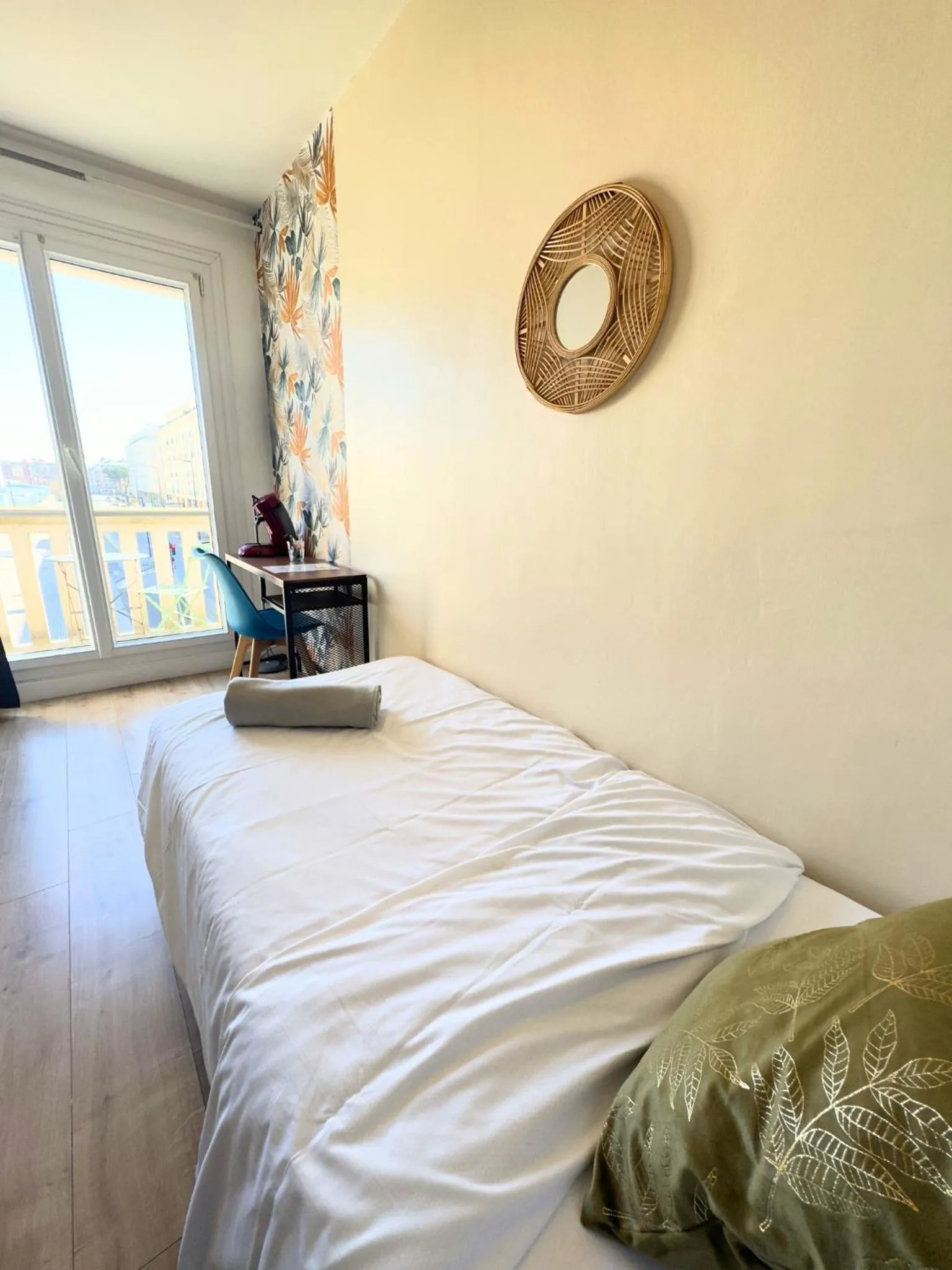 Bed in L'Escale Appartements et Suites en bord de Mer