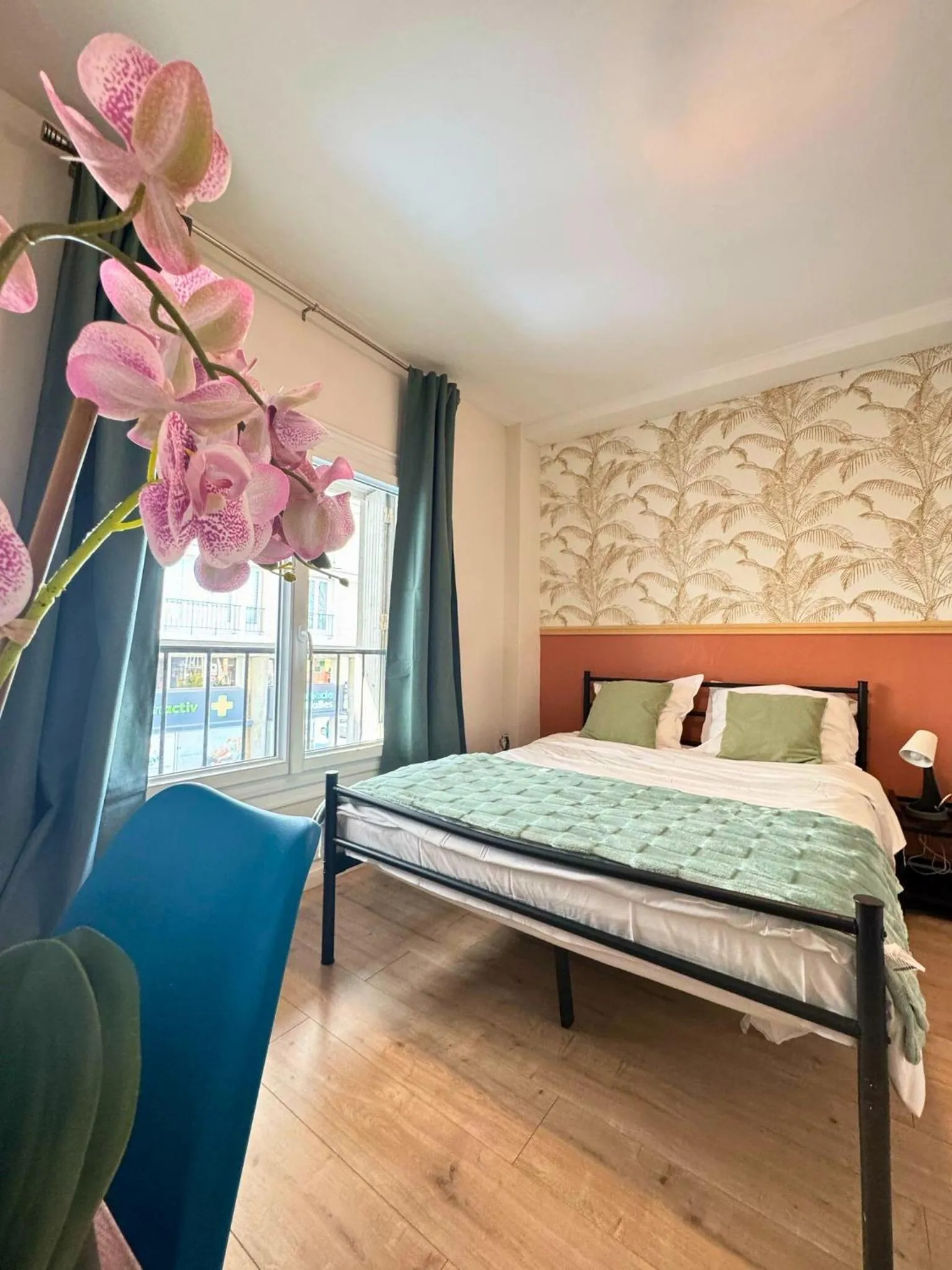 Bed in L'Escale Appartements et Suites en bord de Mer