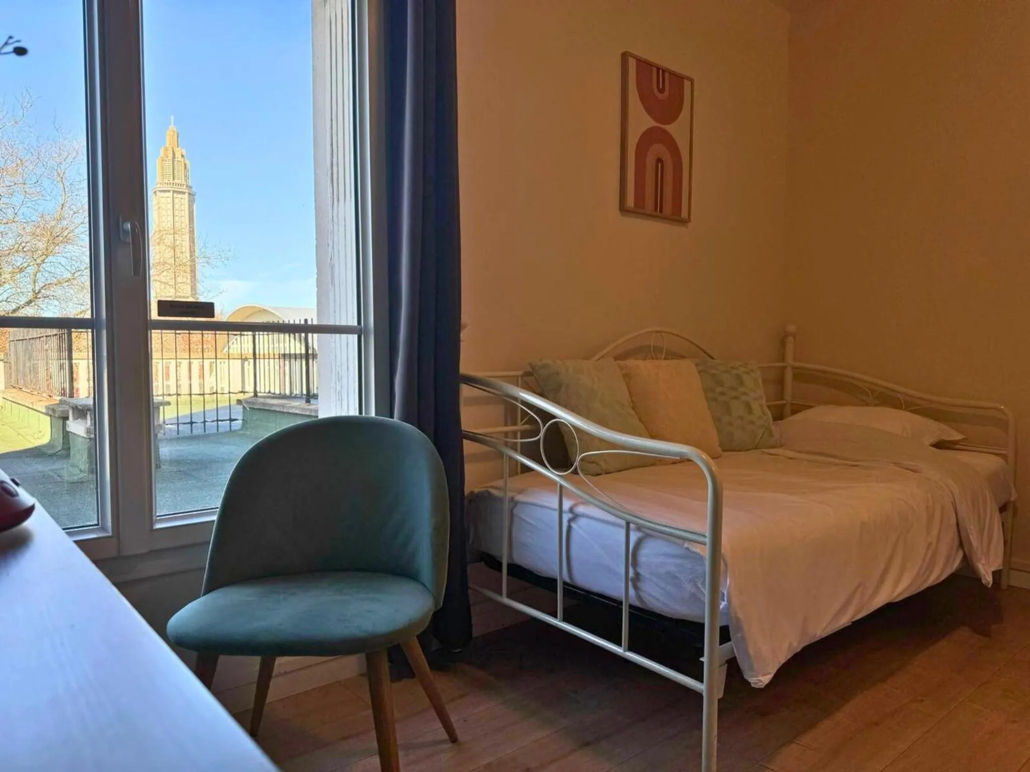 Bed in L'Escale Appartements et Suites en bord de Mer