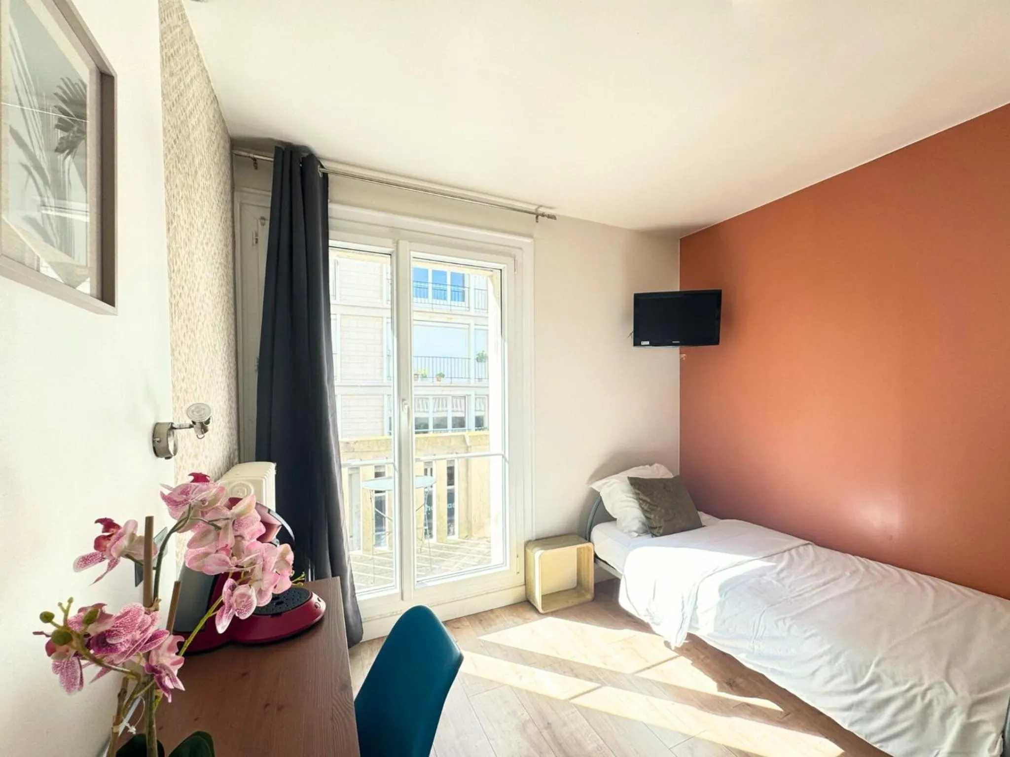 Bed in L'Escale Appartements et Suites en bord de Mer