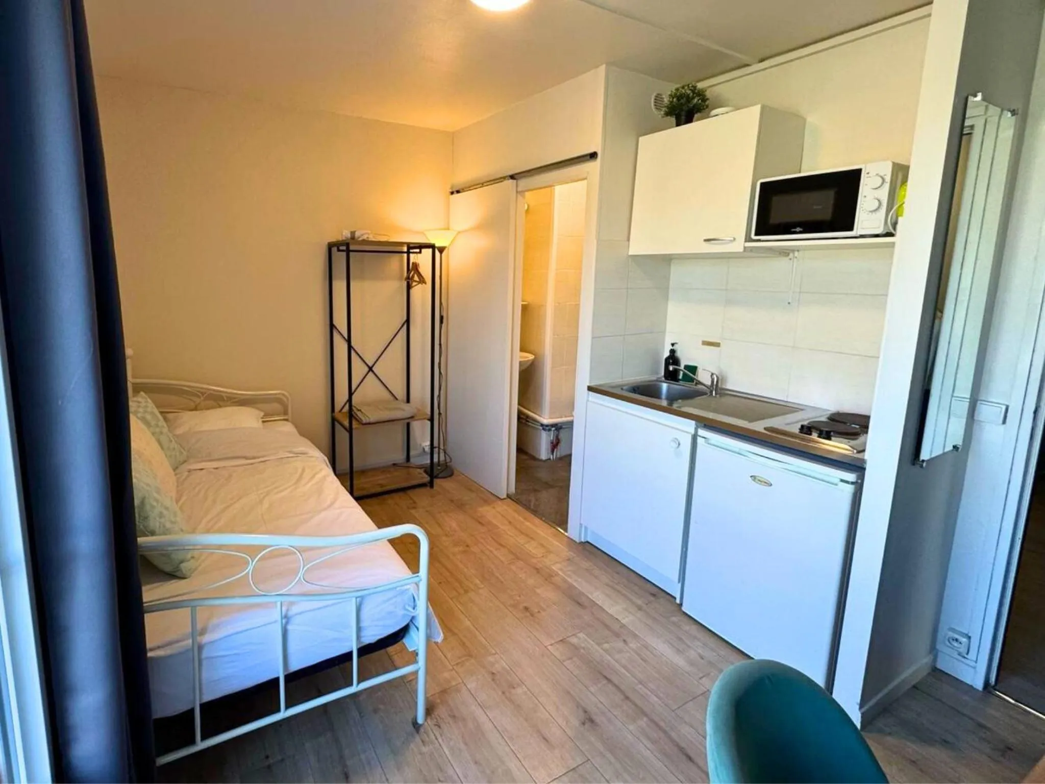 Bed in L'Escale Appartements et Suites en bord de Mer