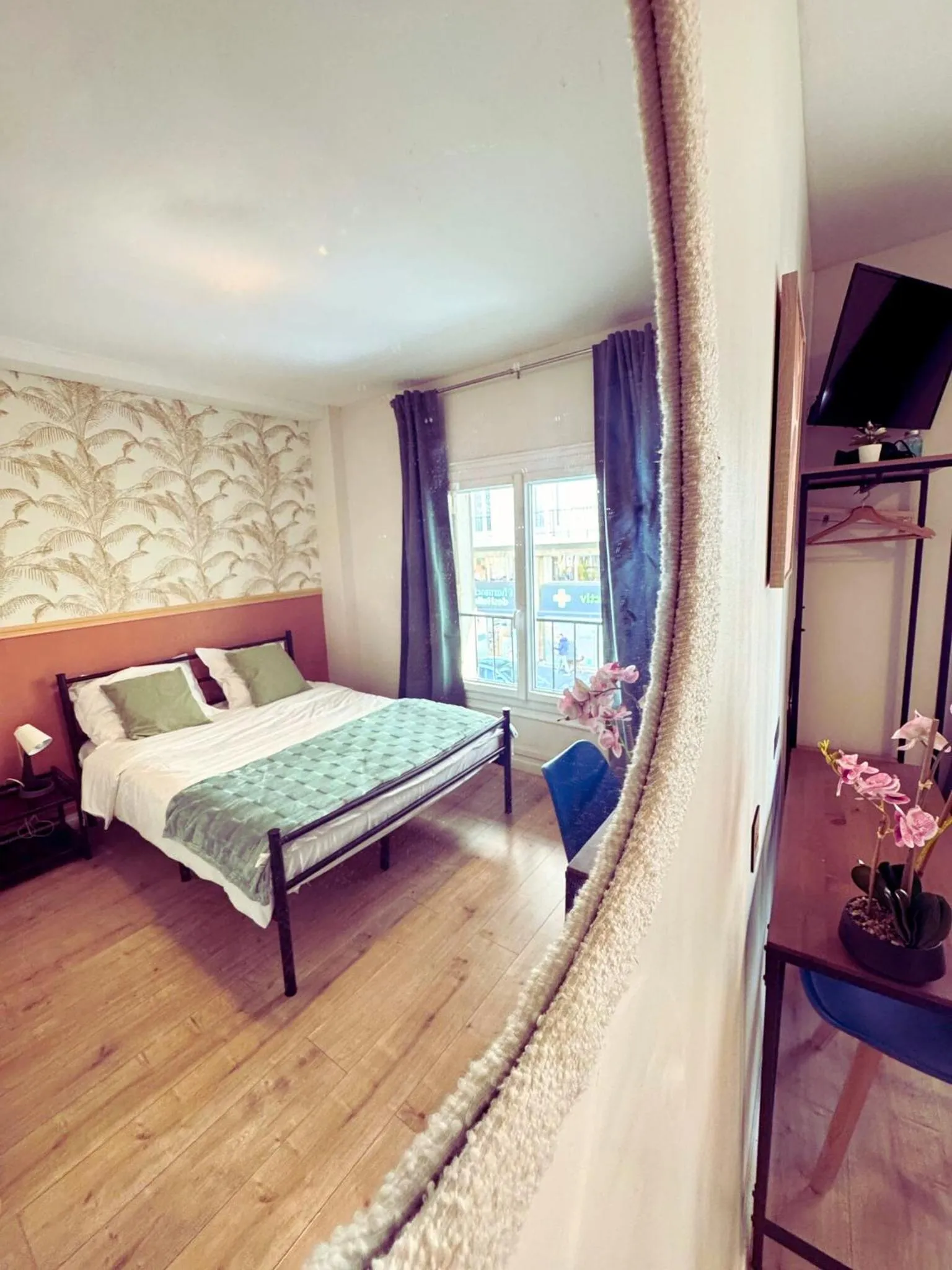 Bed in L'Escale Appartements et Suites en bord de Mer