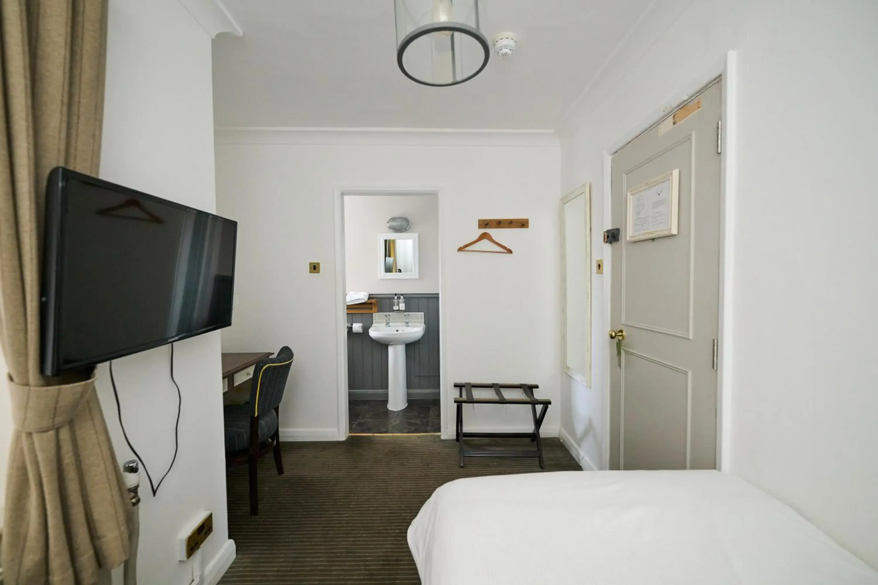 Single Room in White Hart, Newmarket by Marston's Inns Single Room in White Hart, Newmarket by Marston's Inns