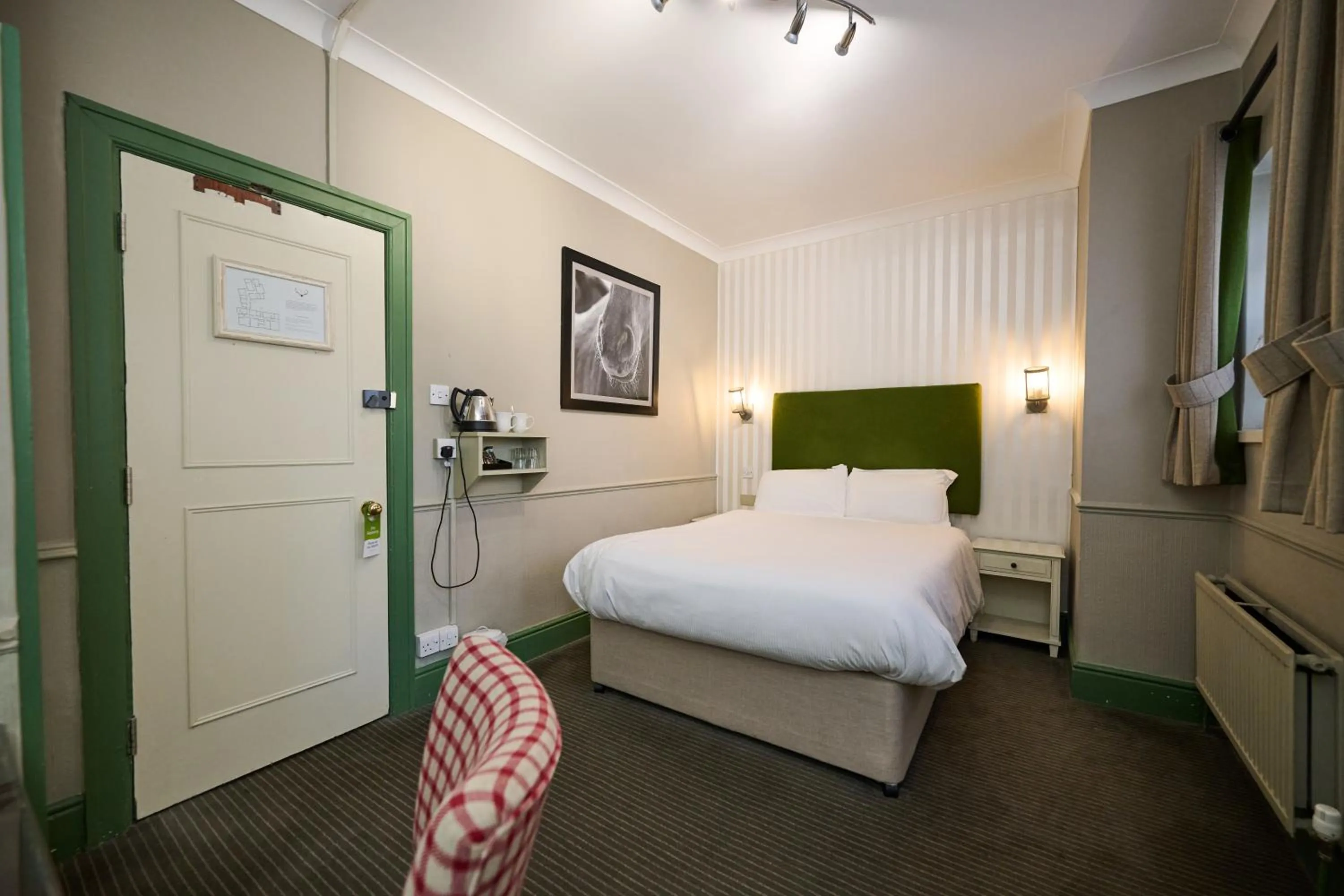 Bedroom, Bed in White Hart, Newmarket by Marston's Inns