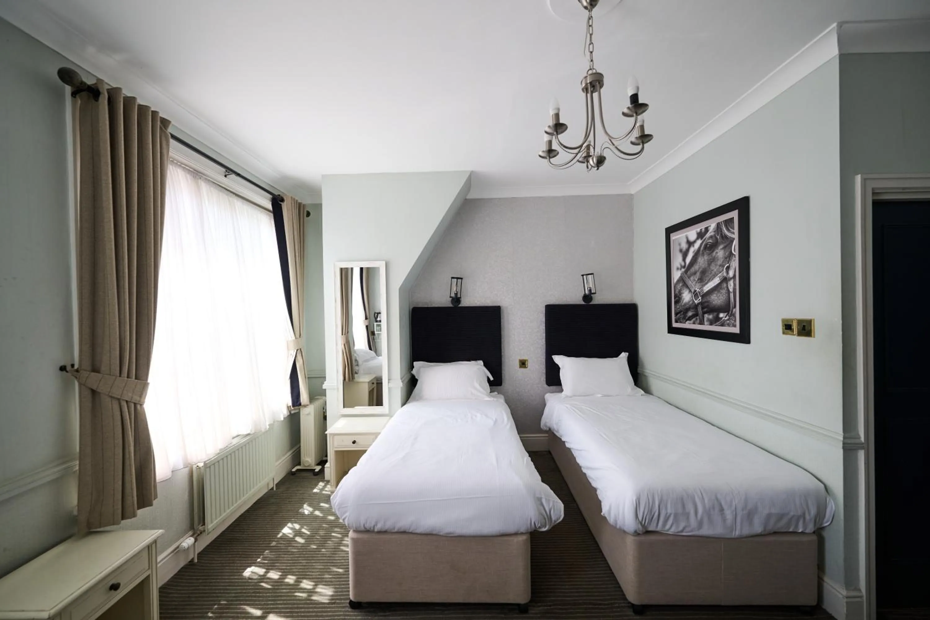 Bedroom, Bed in White Hart, Newmarket by Marston's Inns