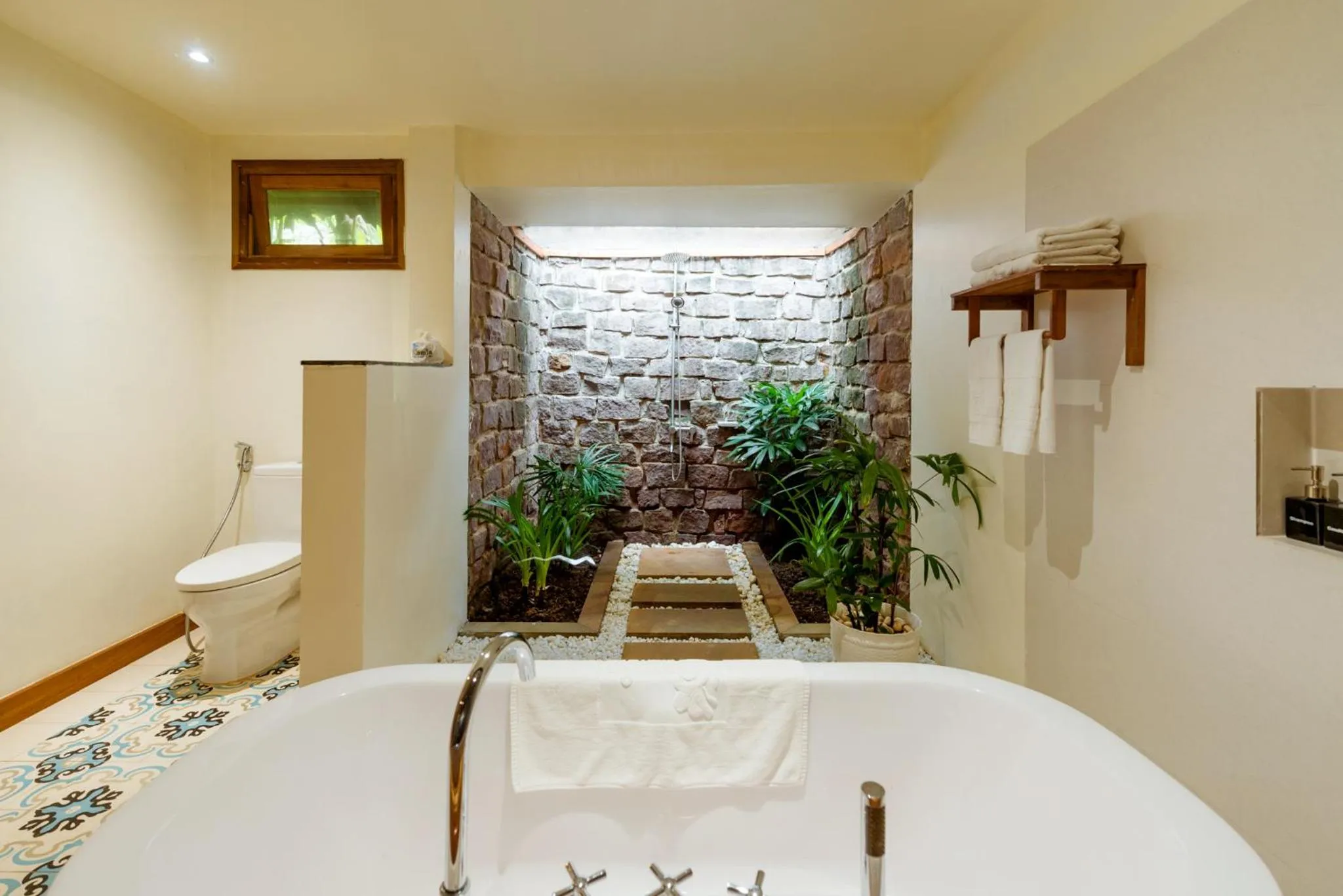 Shower in Camia Resort & Spa