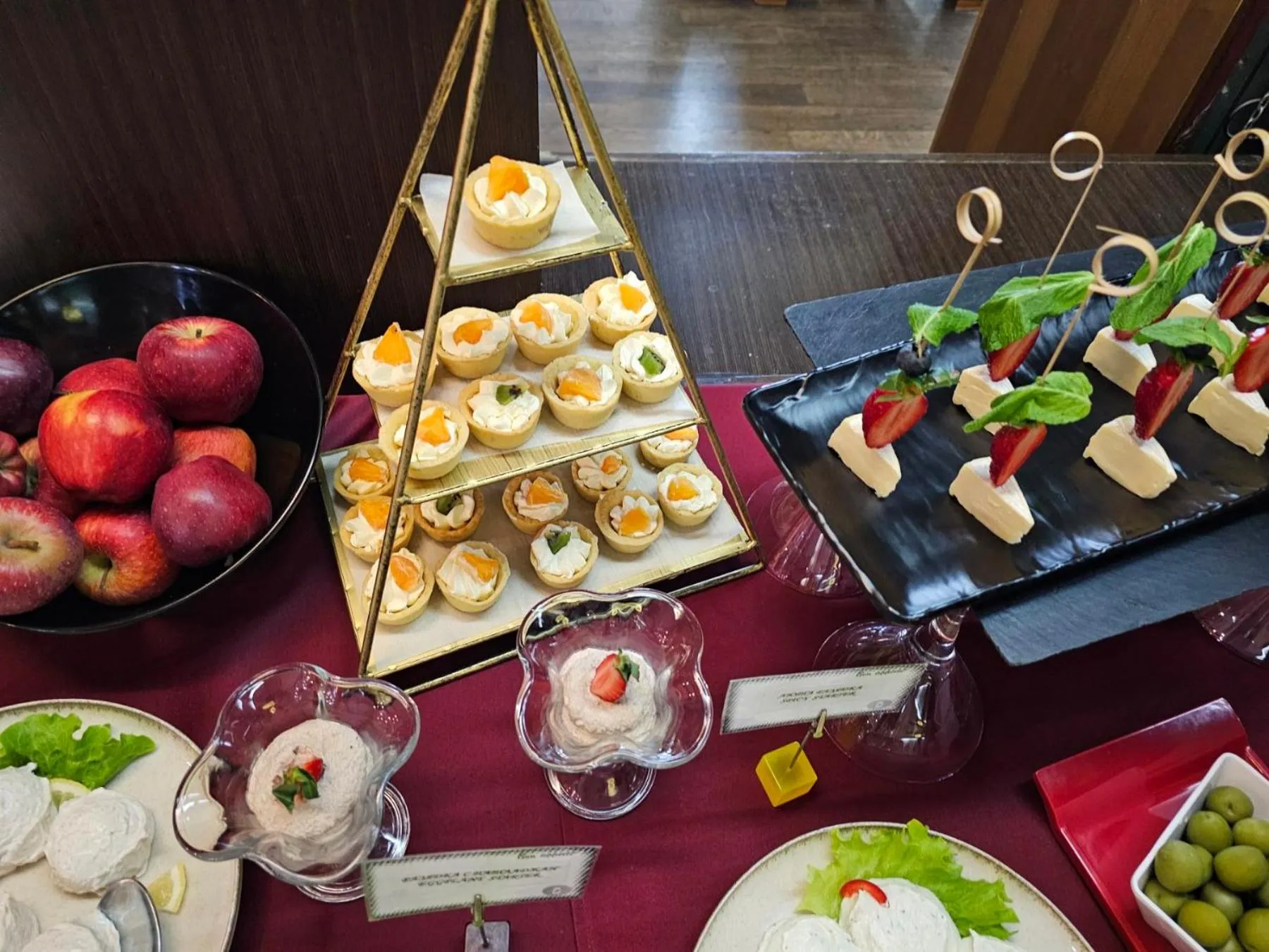 Dinner in Gardenia Park Hotel